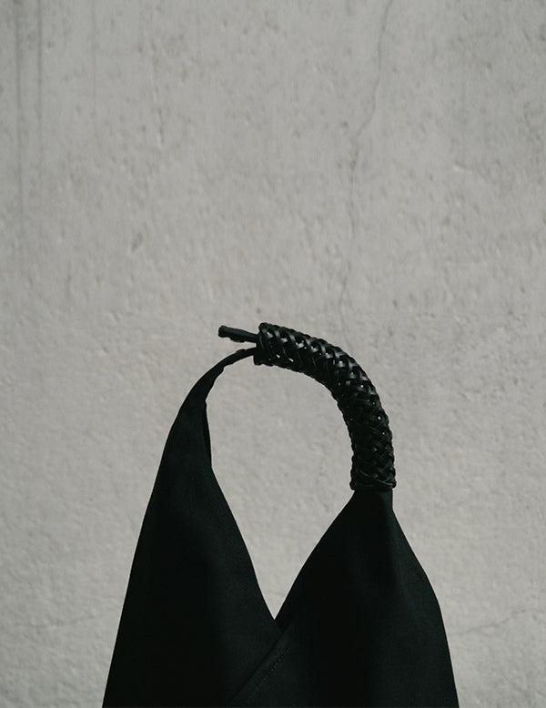 Woven Triangle Bag All Black・S