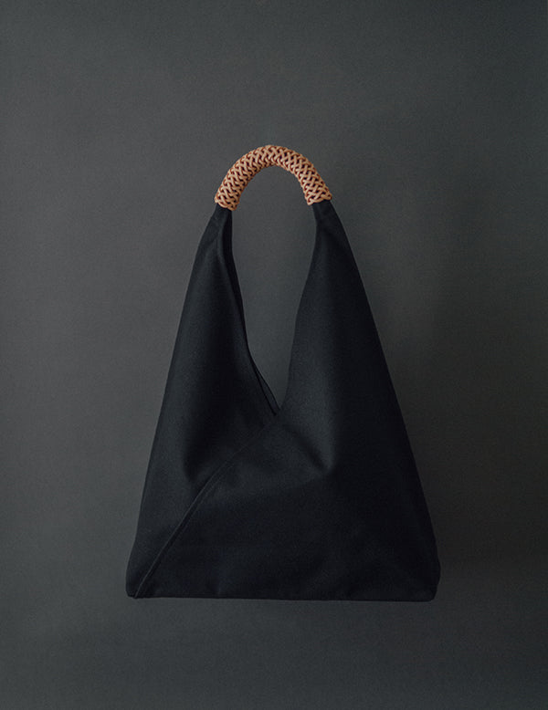 Woven Triangle Bag Ink・L