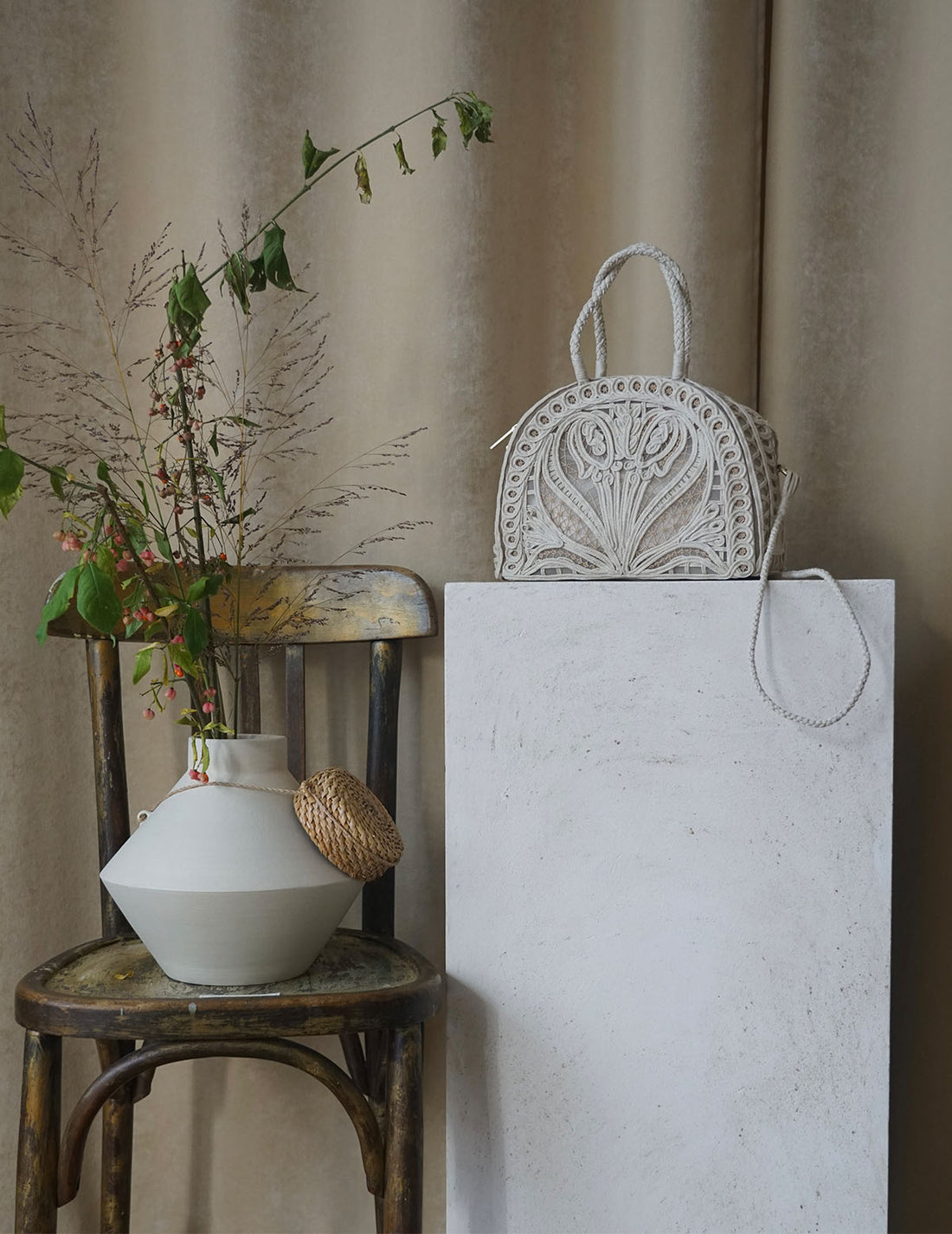 Cording Embroidery Demi Lune Handbag・Beige