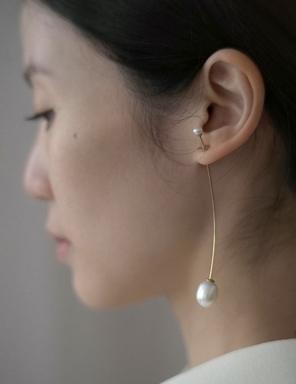 Floating Pearl Earring．Single Side
