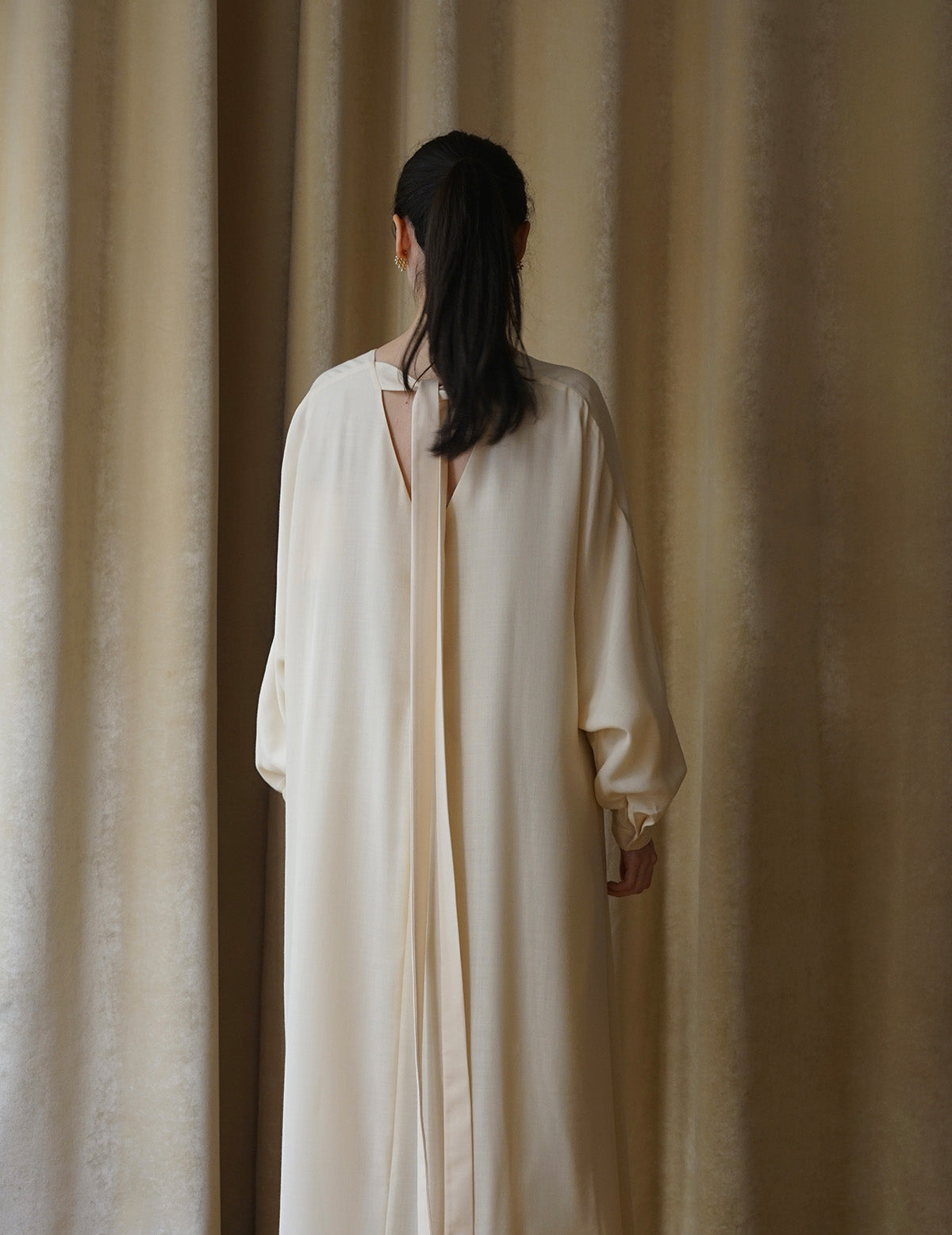 Garden lace dress．Beige