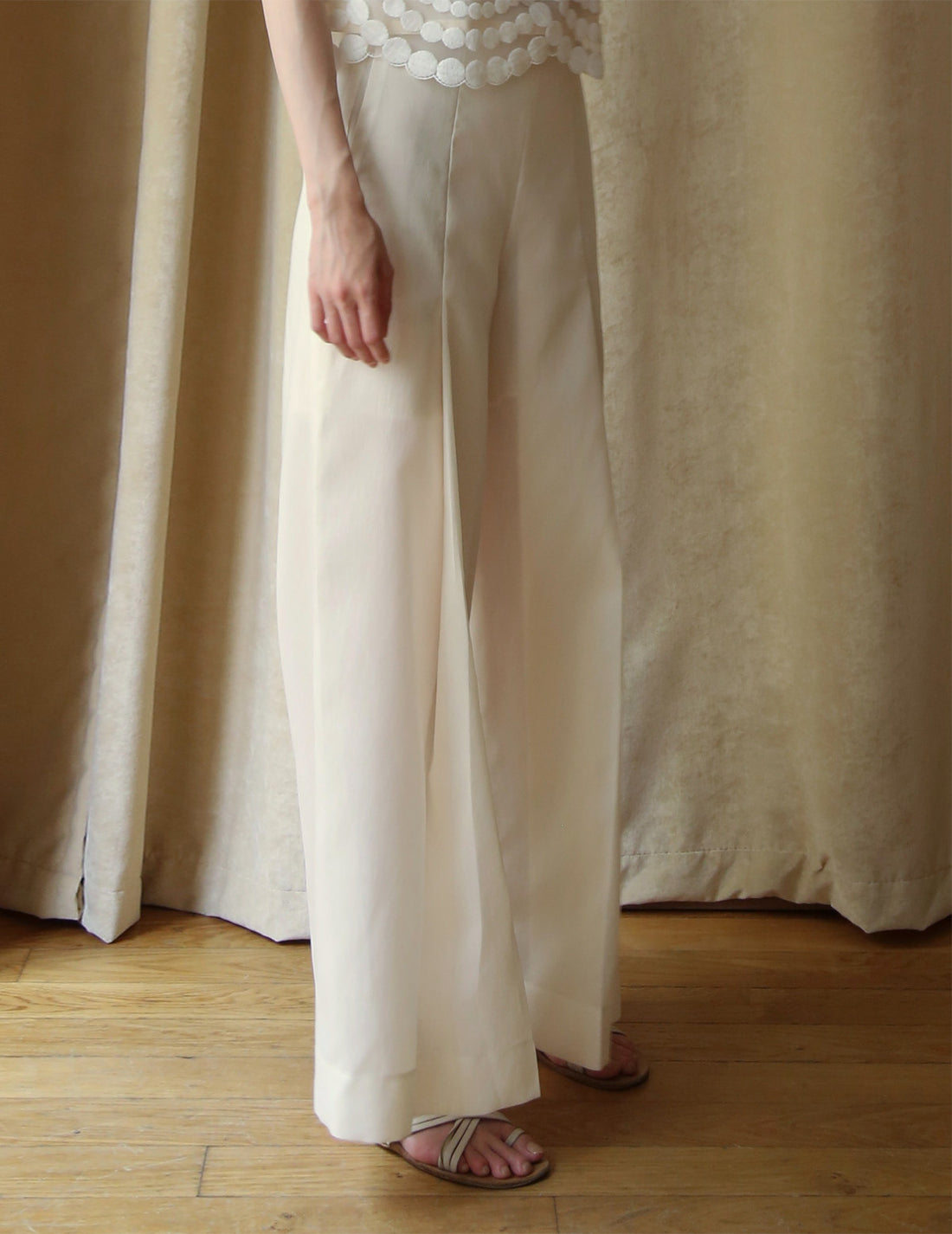 Summer Light Trousers．Cream