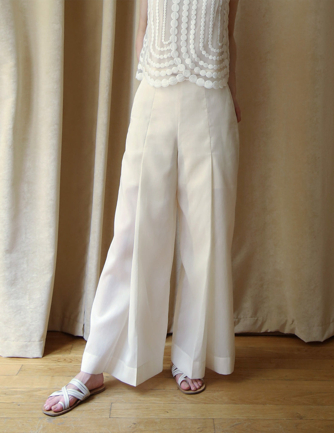 Summer Light Trousers．Cream
