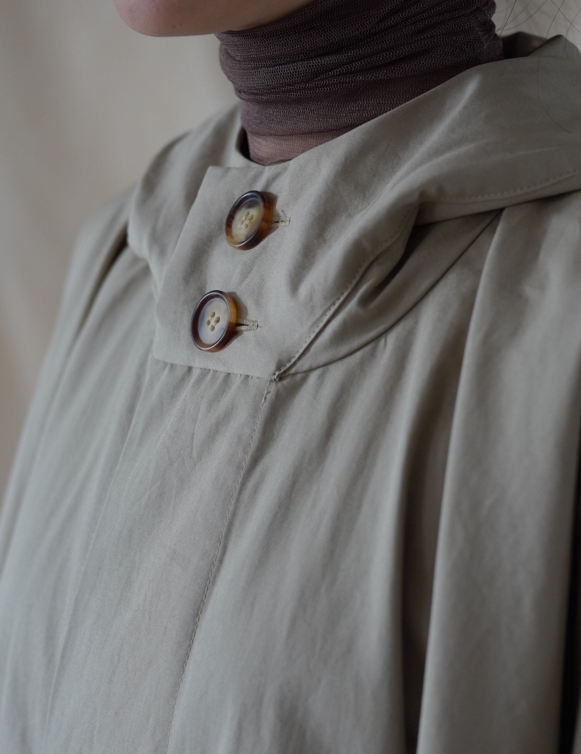 Cisne 真絲薄紗高領內搭・棕褐色