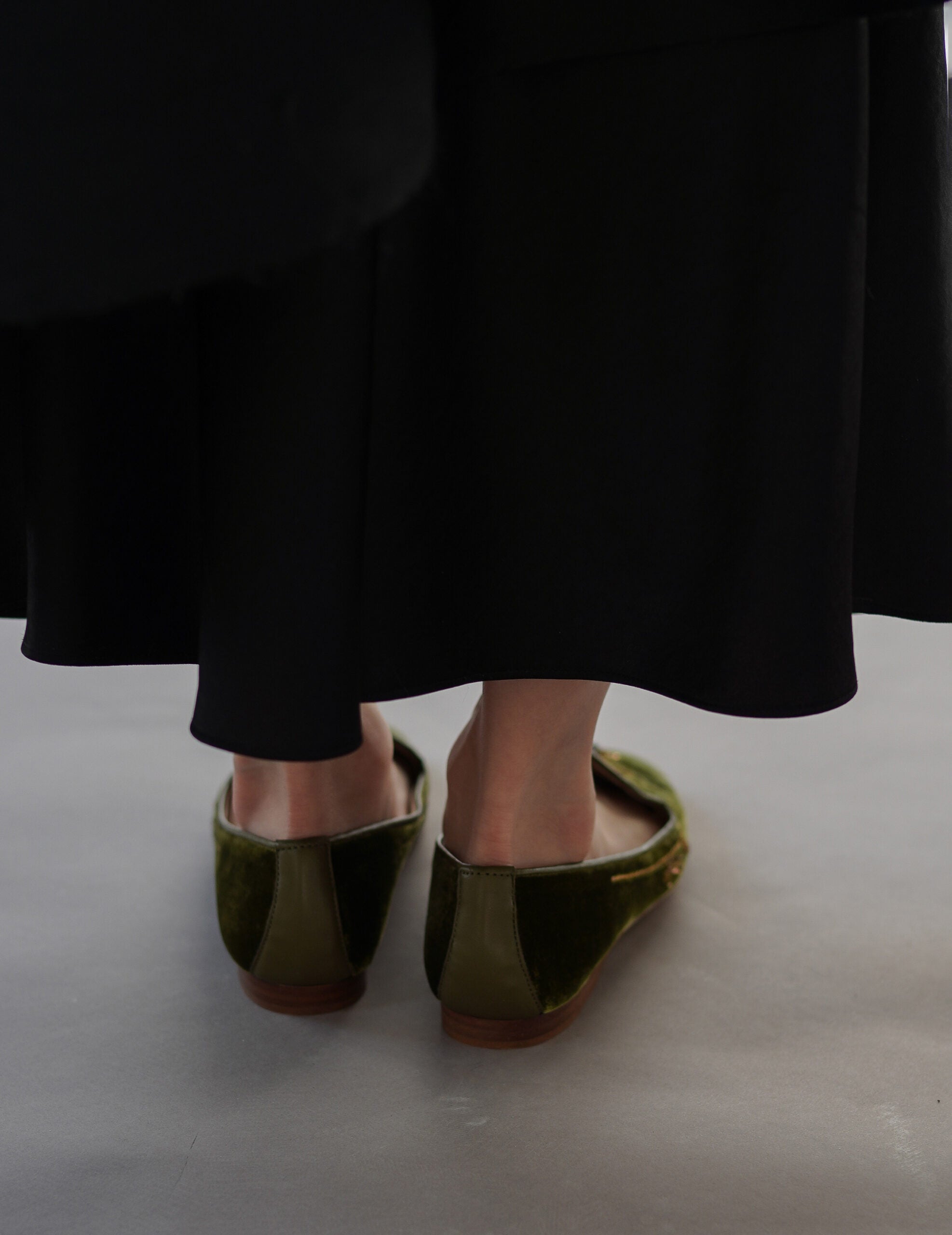 絲絨刺繡芭蕾鞋・金綠色