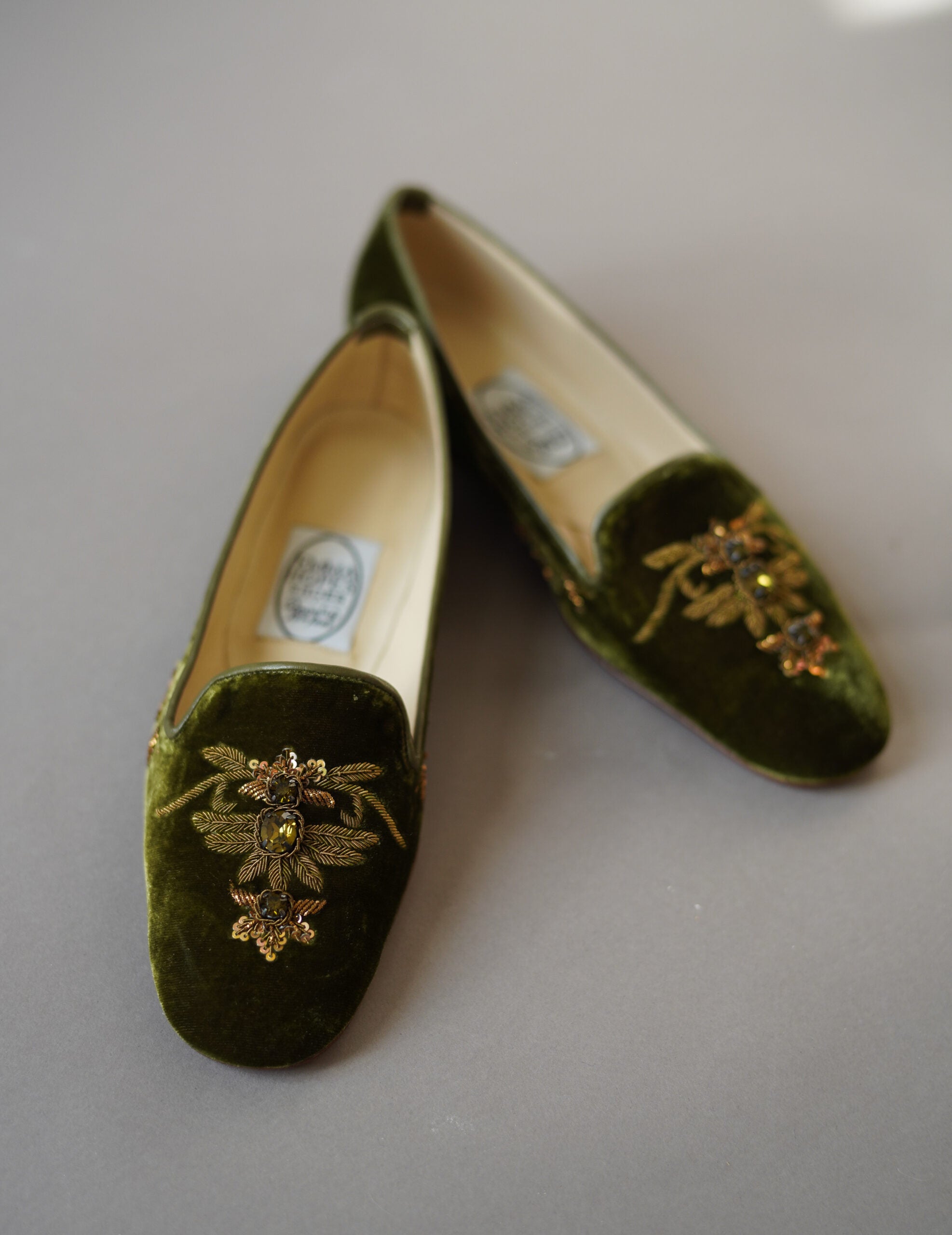 絲絨刺繡芭蕾鞋・金綠色