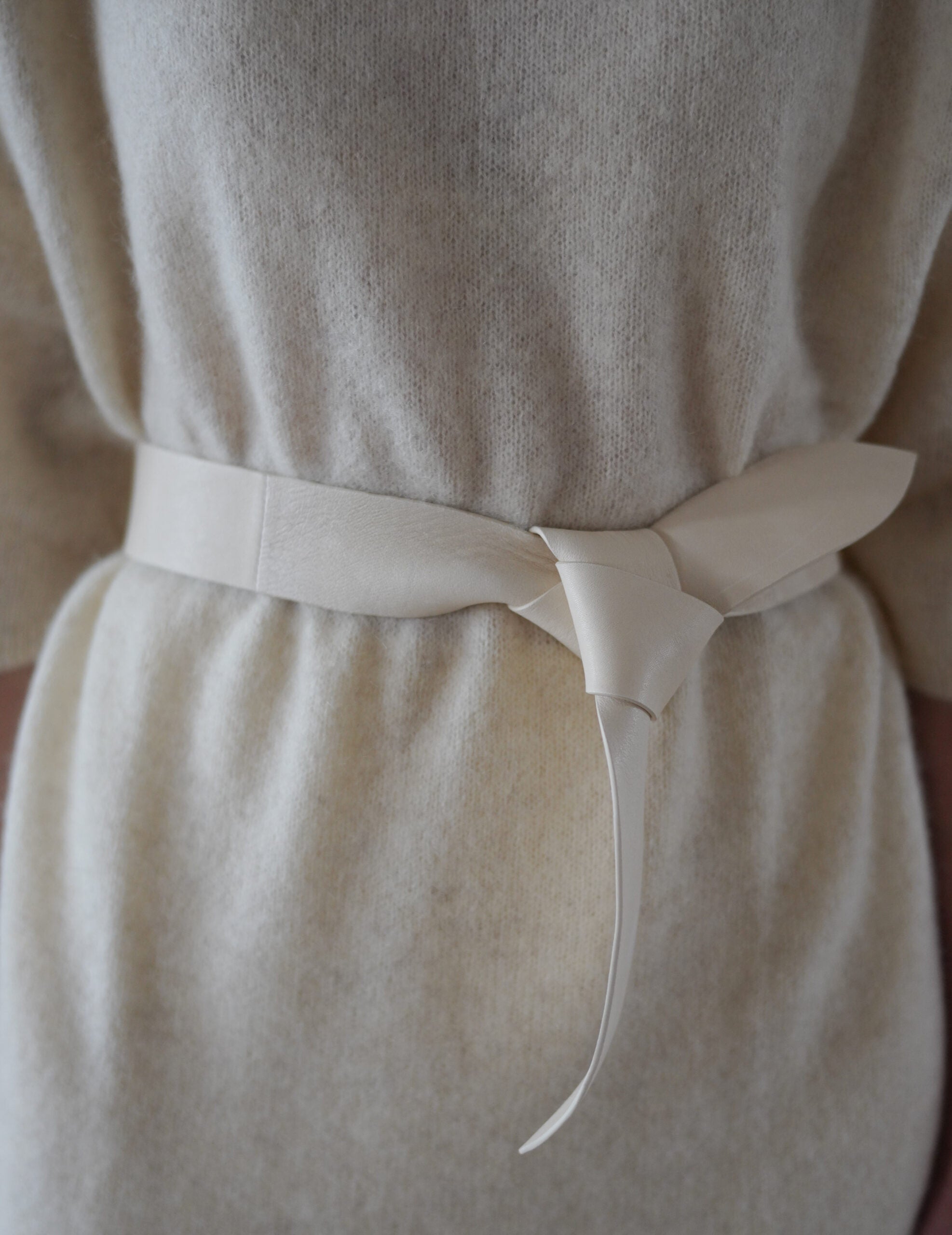 Jin 4 寬版羊皮腰帶・白色