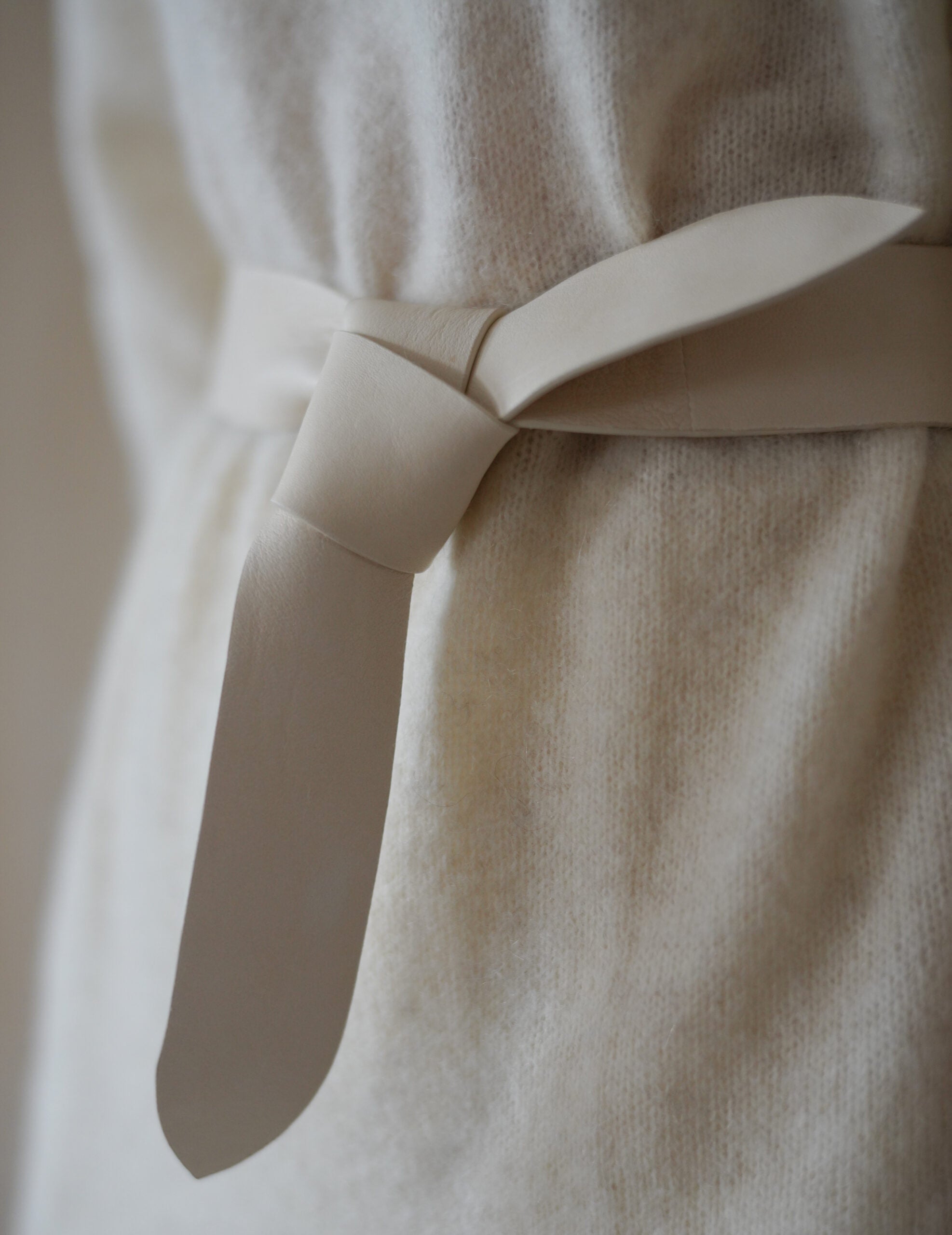 Jin 4 寬版羊皮腰帶・白色