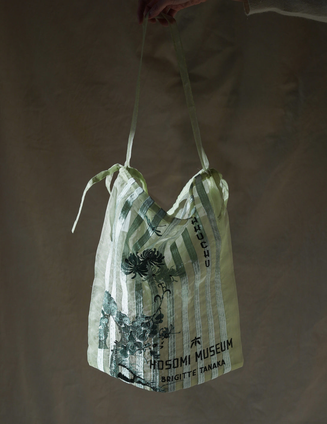 Hosomi Museum Embroidered Transparent Organza Bag・Green