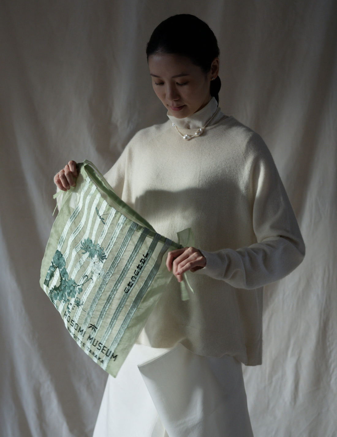 Hosomi Museum Embroidered Transparent Organza Bag・Green