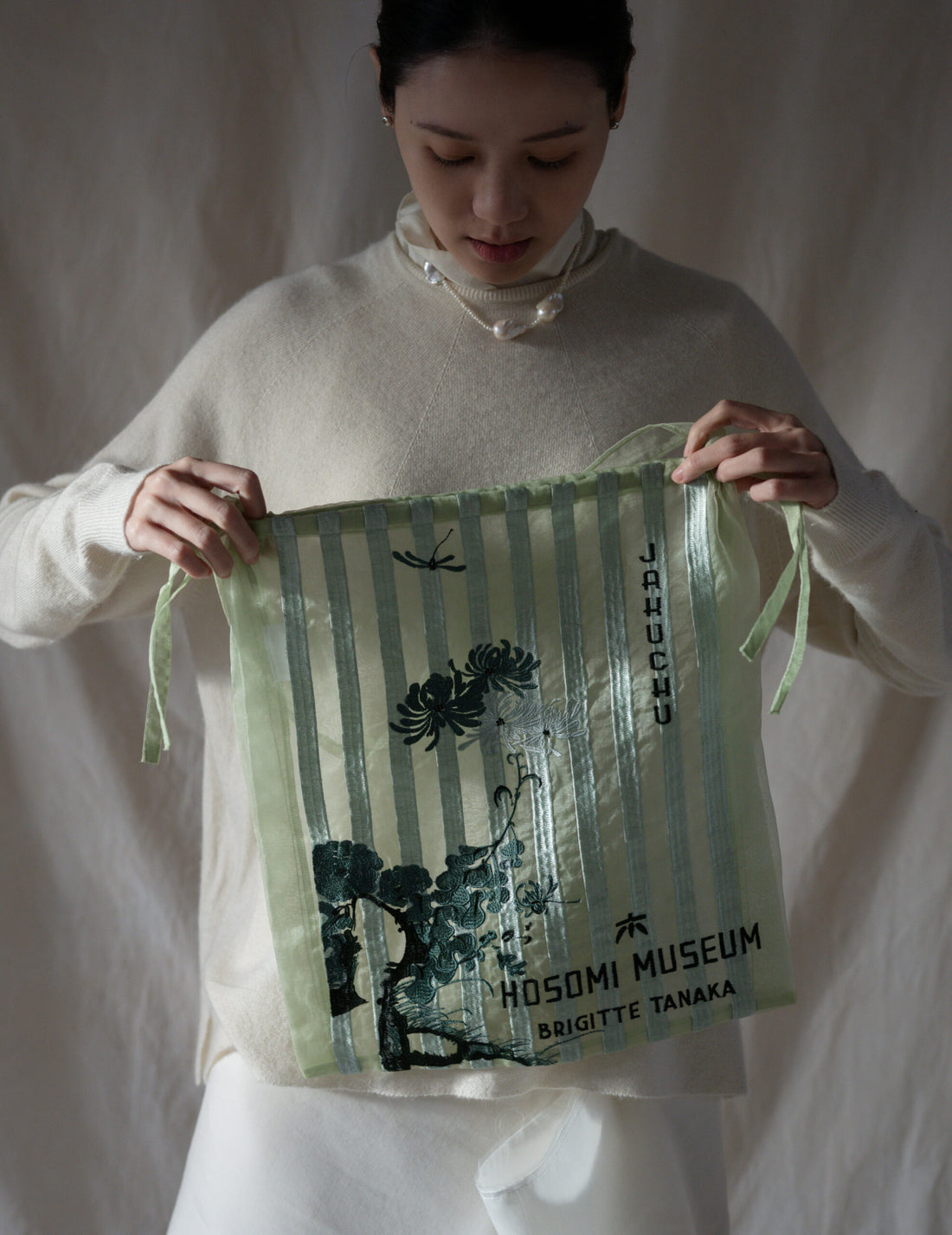 Hosomi Museum Embroidered Transparent Organza Bag・Green