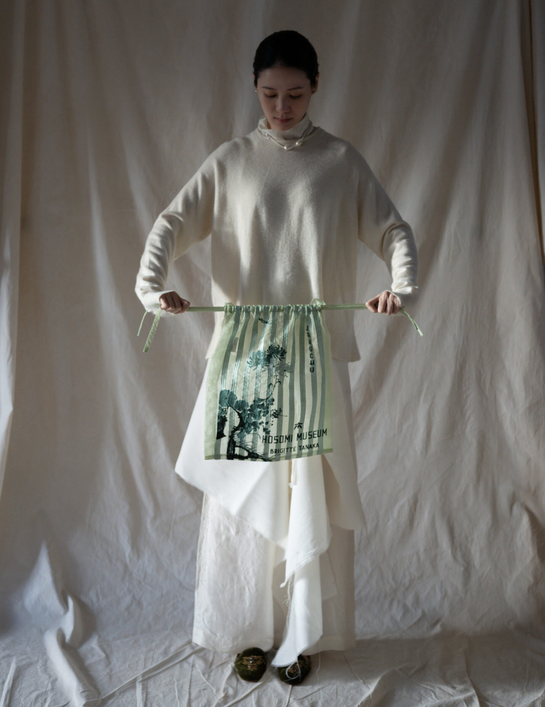 Hosomi Museum Embroidered Transparent Organza Bag・Green