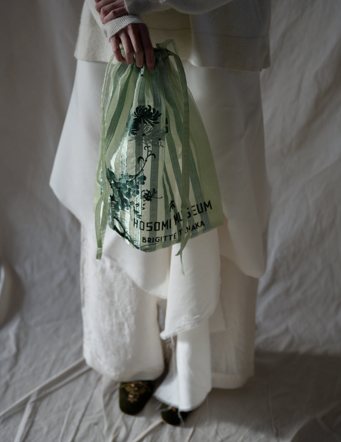 Hosomi Museum Embroidered Transparent Organza Bag・Green
