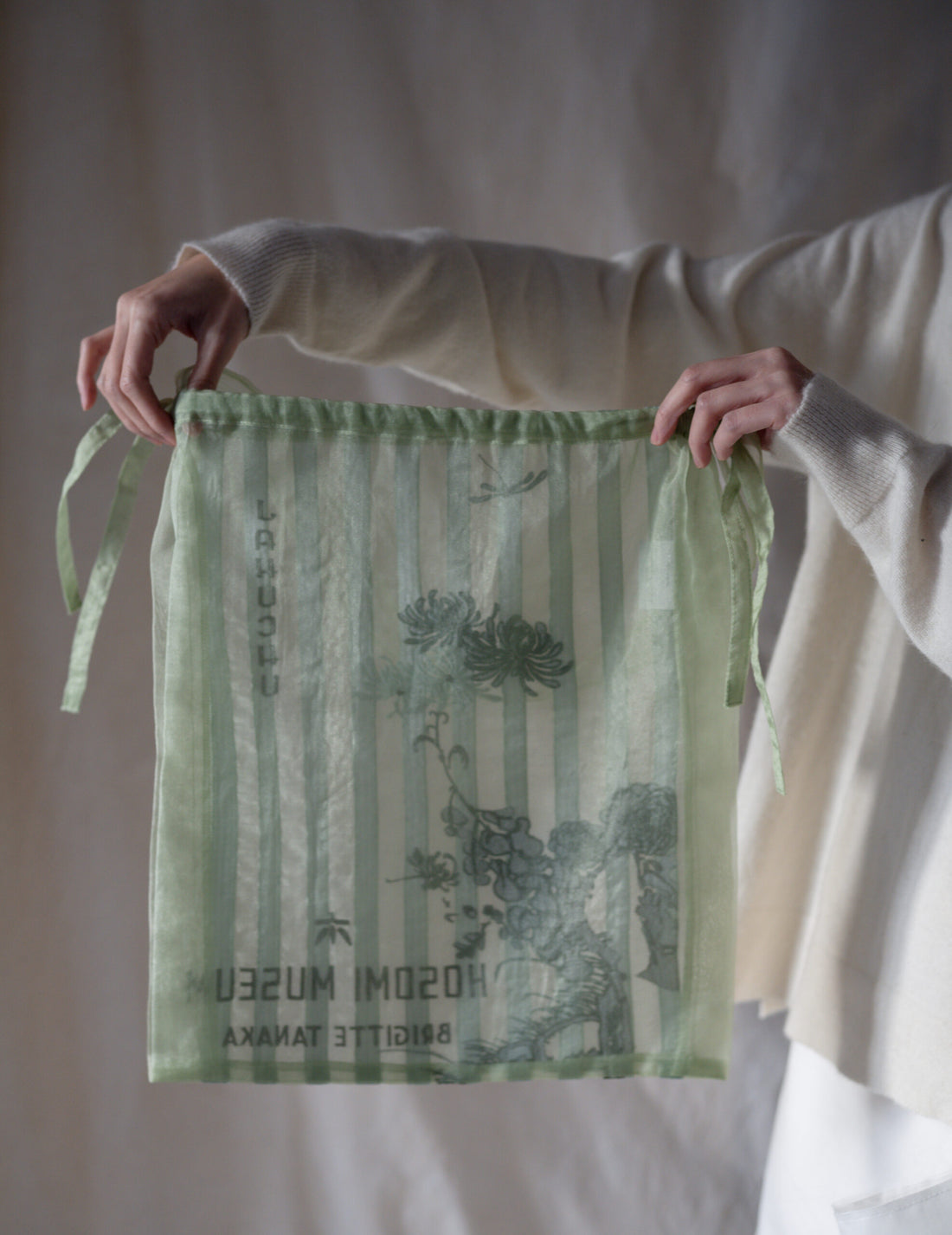Hosomi Museum Embroidered Transparent Organza Bag・Green