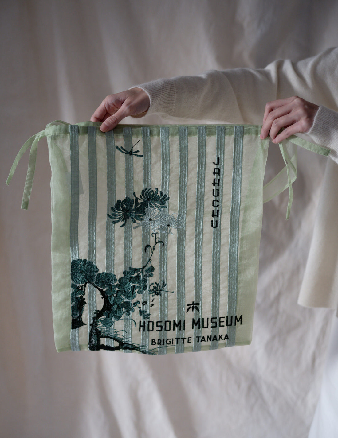 Hosomi Museum Embroidered Transparent Organza Bag・Green