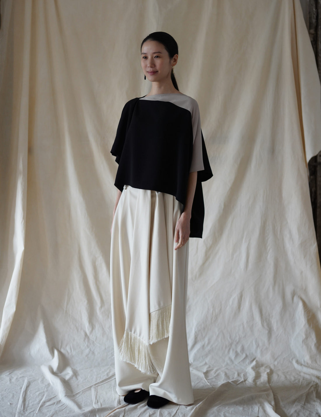 Belinda Blouse・Black / Sand
