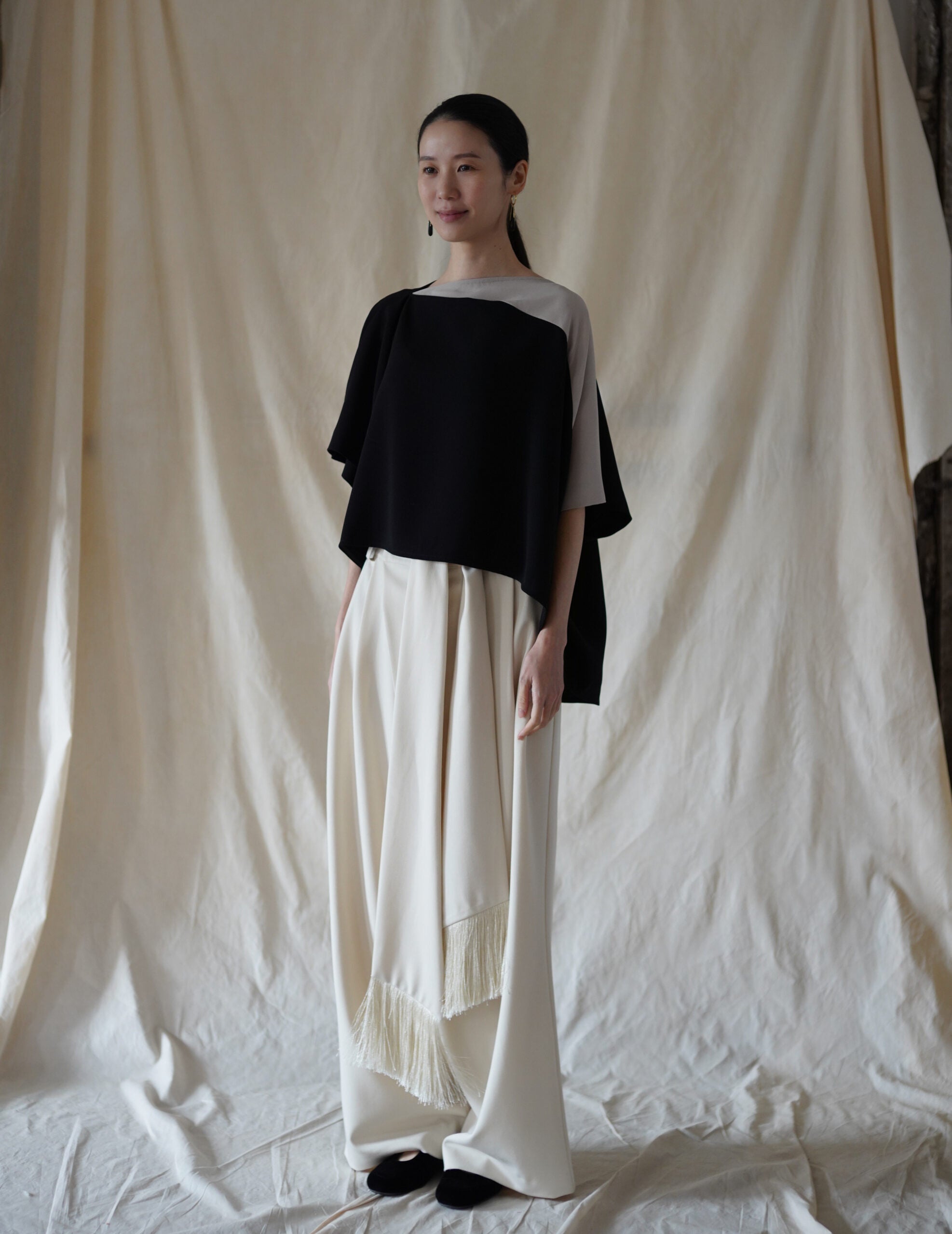Belinda Blouse・Black / Sand