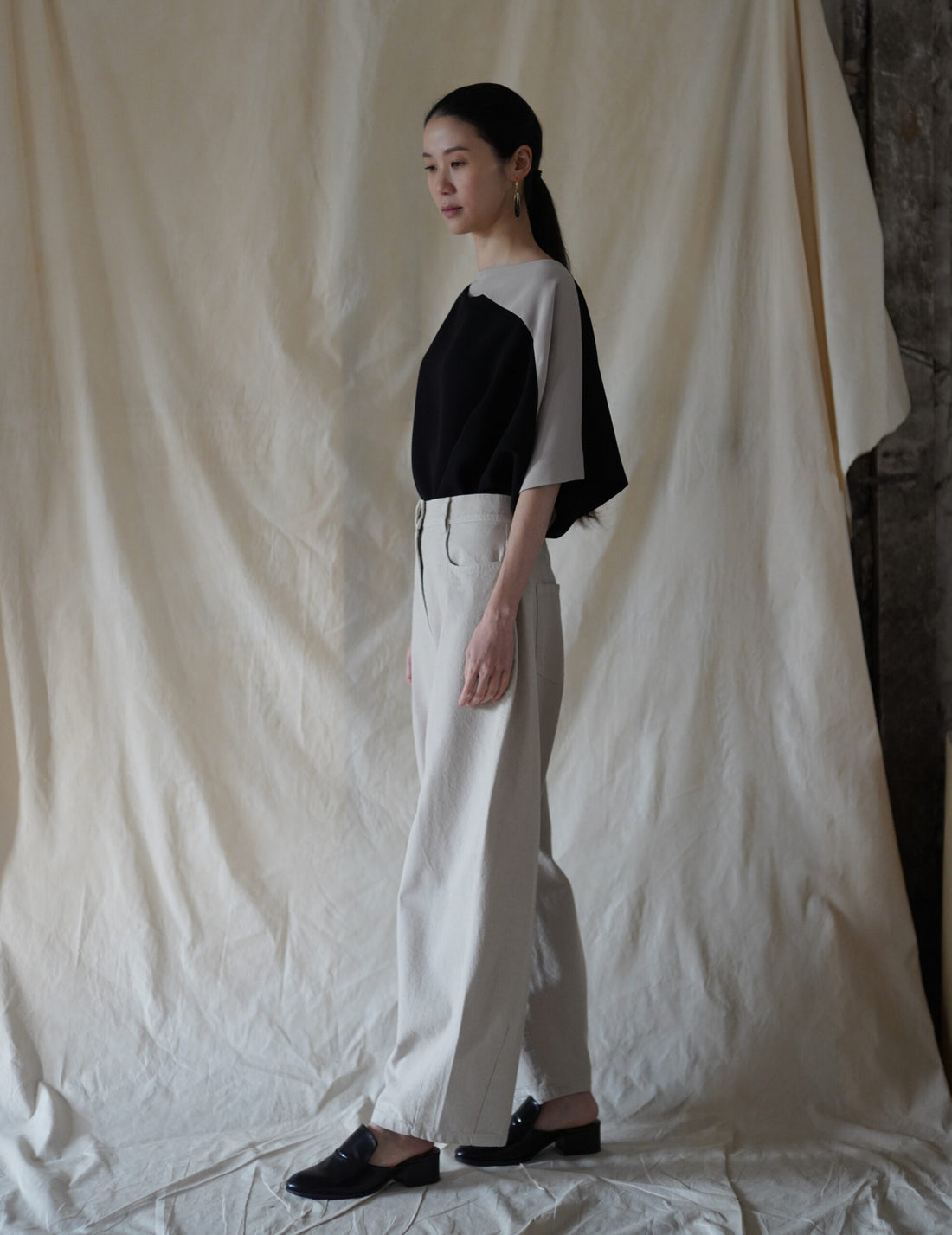 Belinda Blouse・Black / Sand