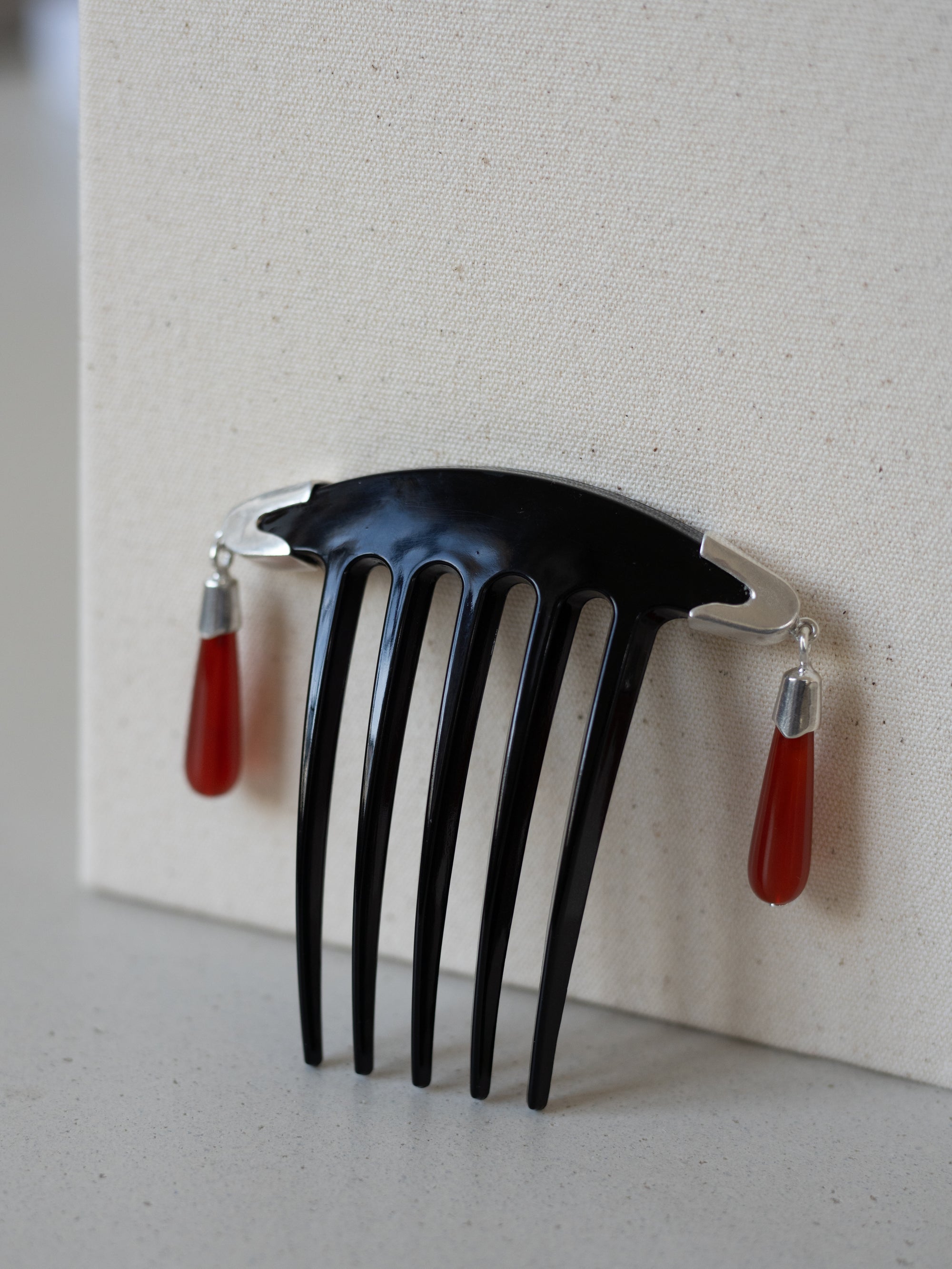 Folklore Comb