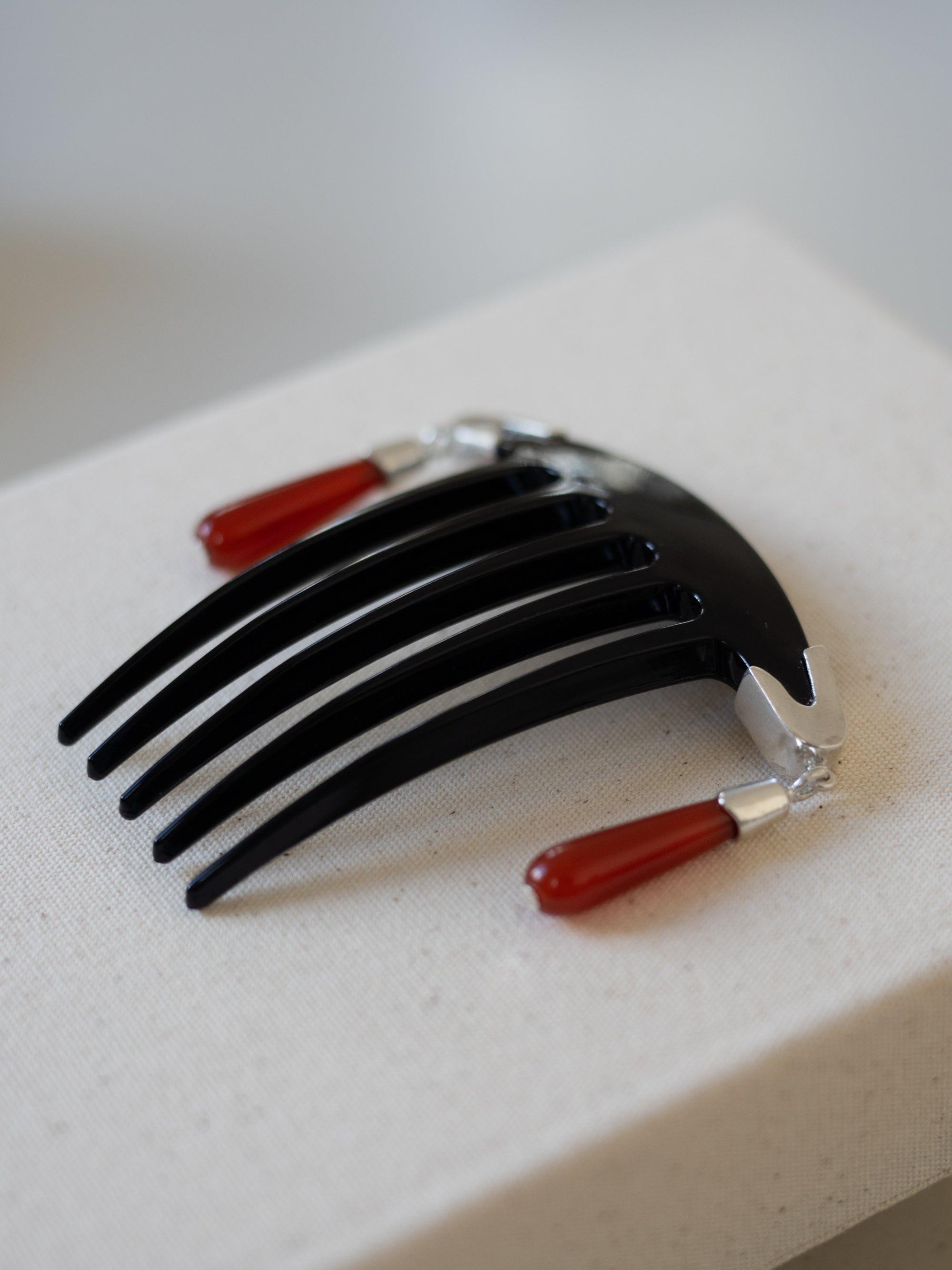 Folklore Comb