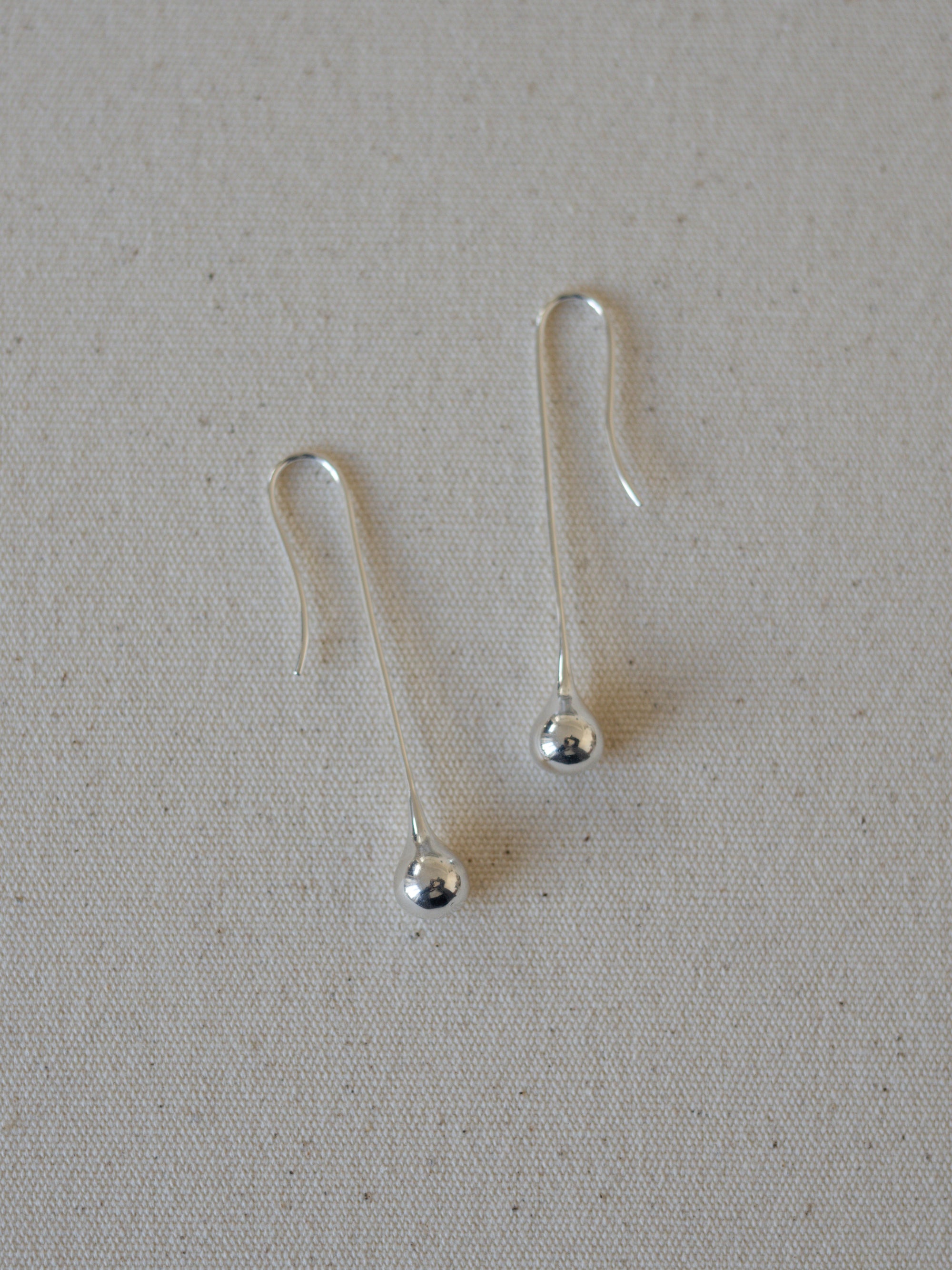 Datura Long Drop Earrings・Silver