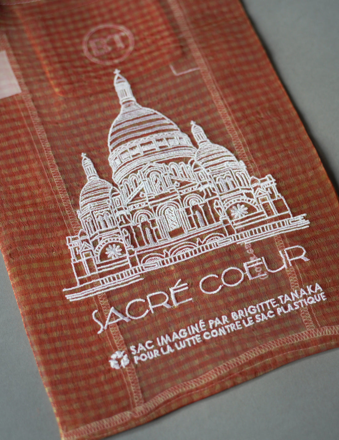 Paris Sacré-Cœur Embroidered Organza Bag・Red Check
