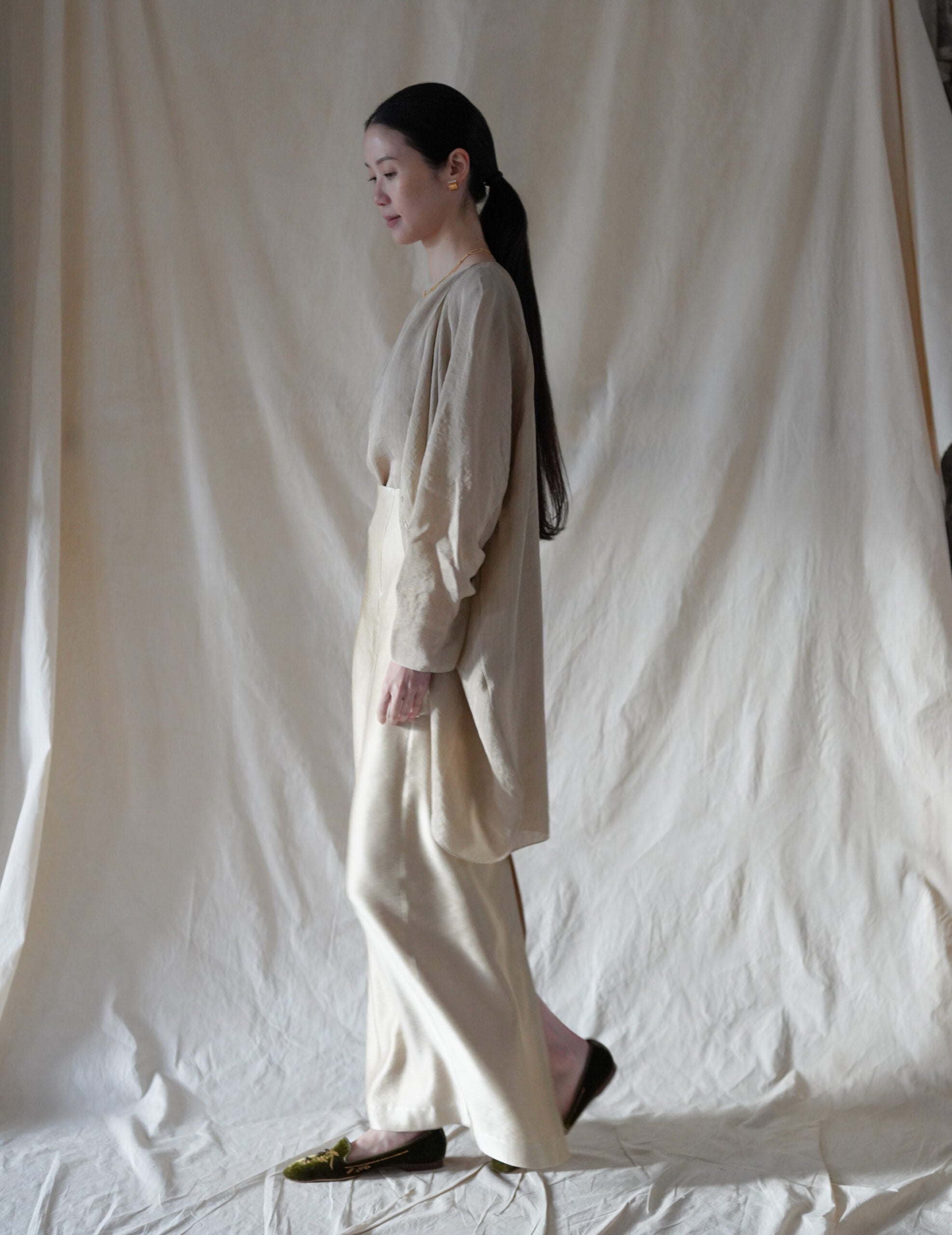 ELOISE 提花不對稱襯衫・米色