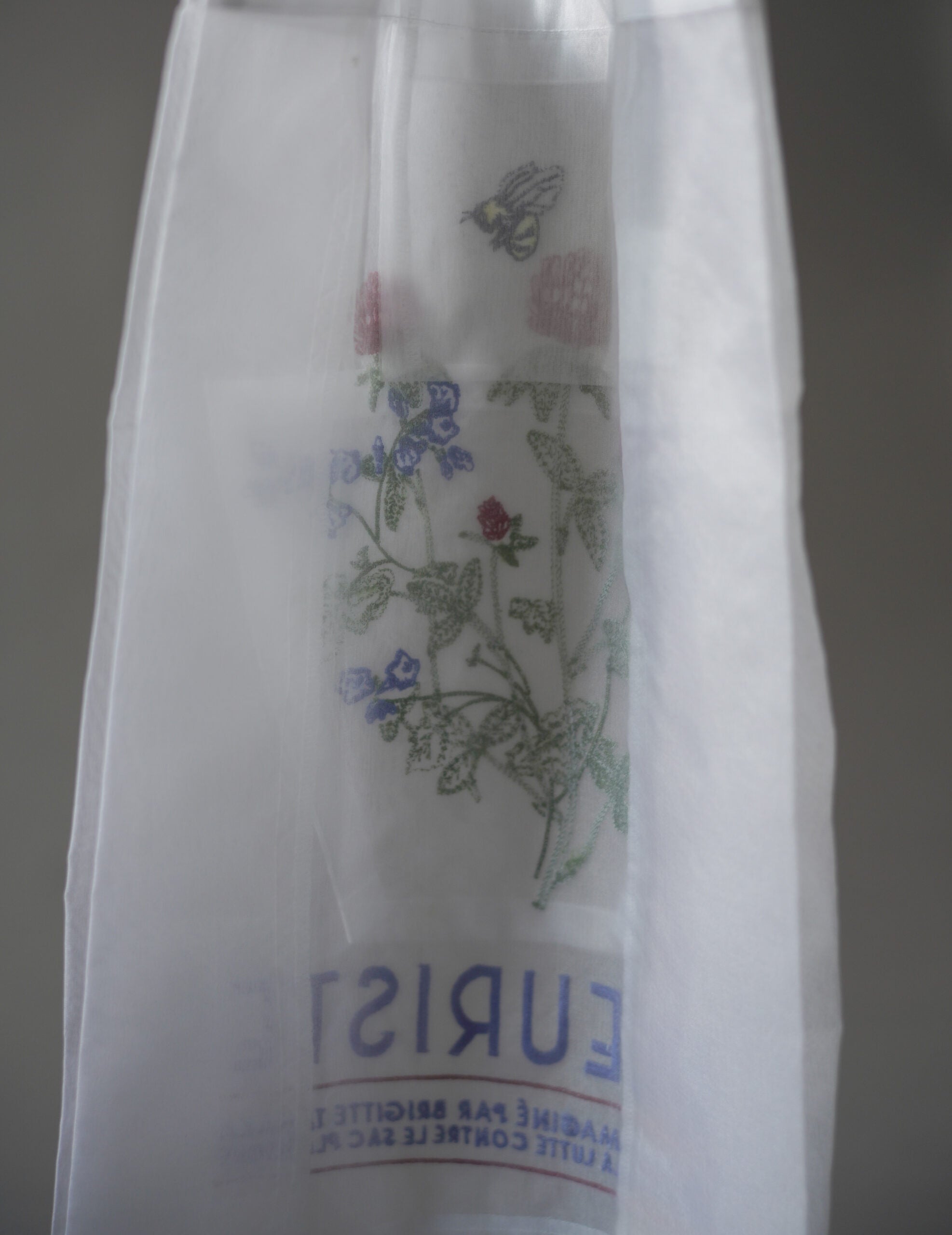 小紅花刺繡歐根紗手袋