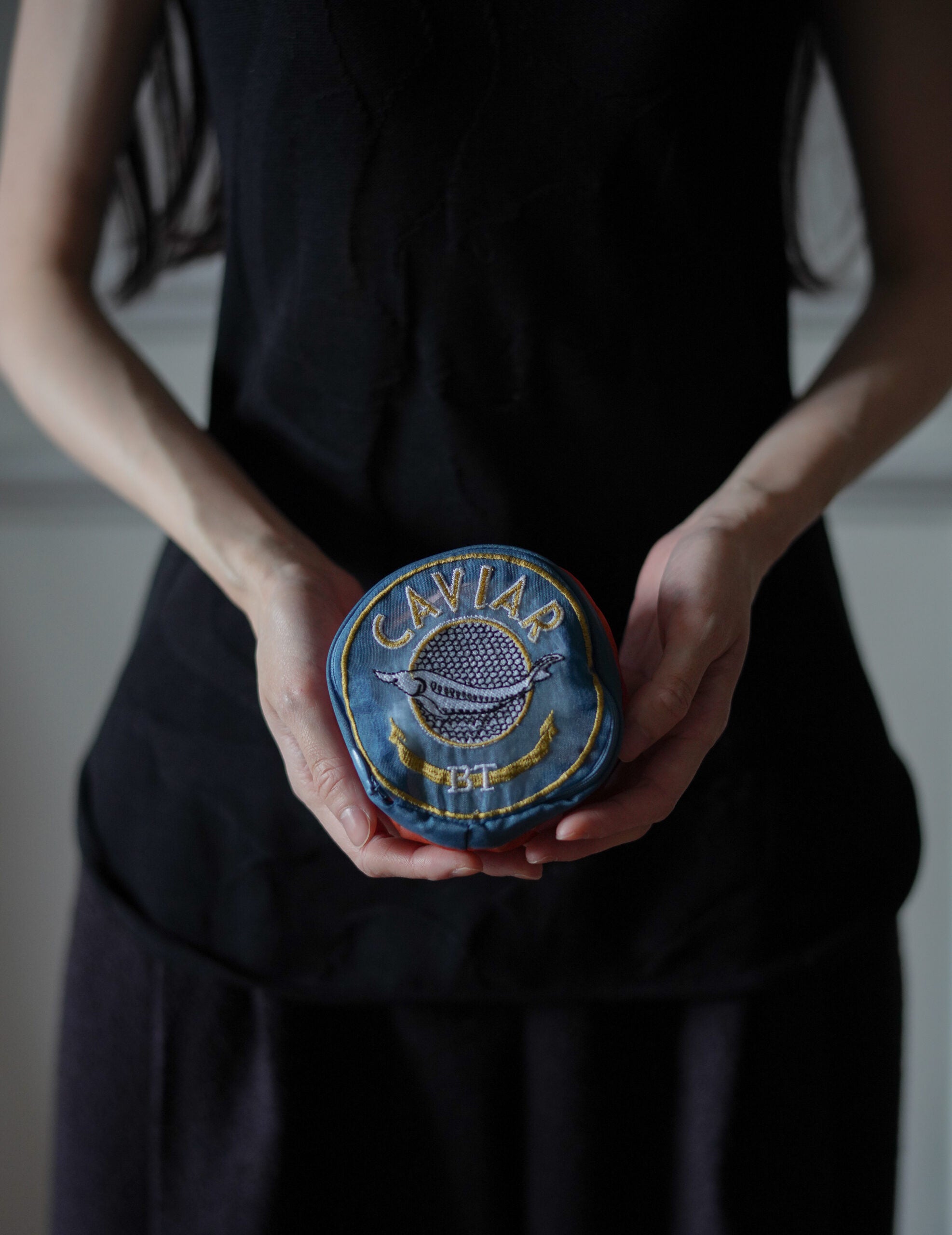 魚子醬罐刺繡歐根紗收納包