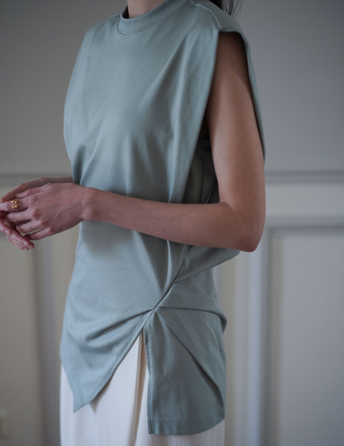 Cotton Jersey Asymmetric Sleeveless Top・Grey