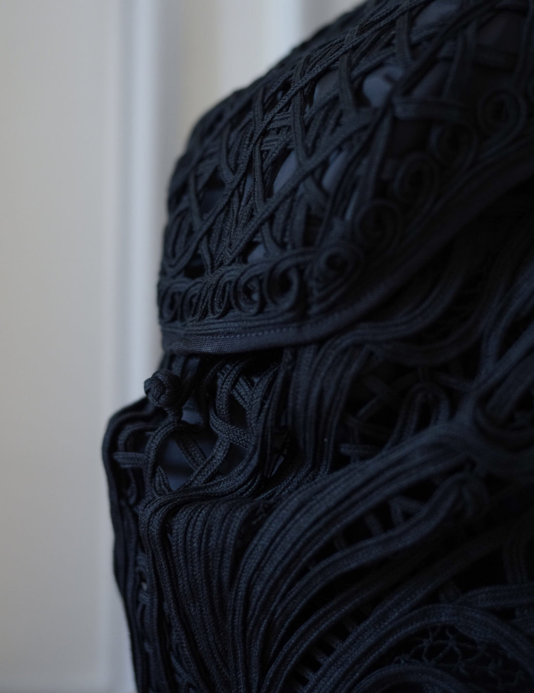 繩紋刺繡後背包・黑色