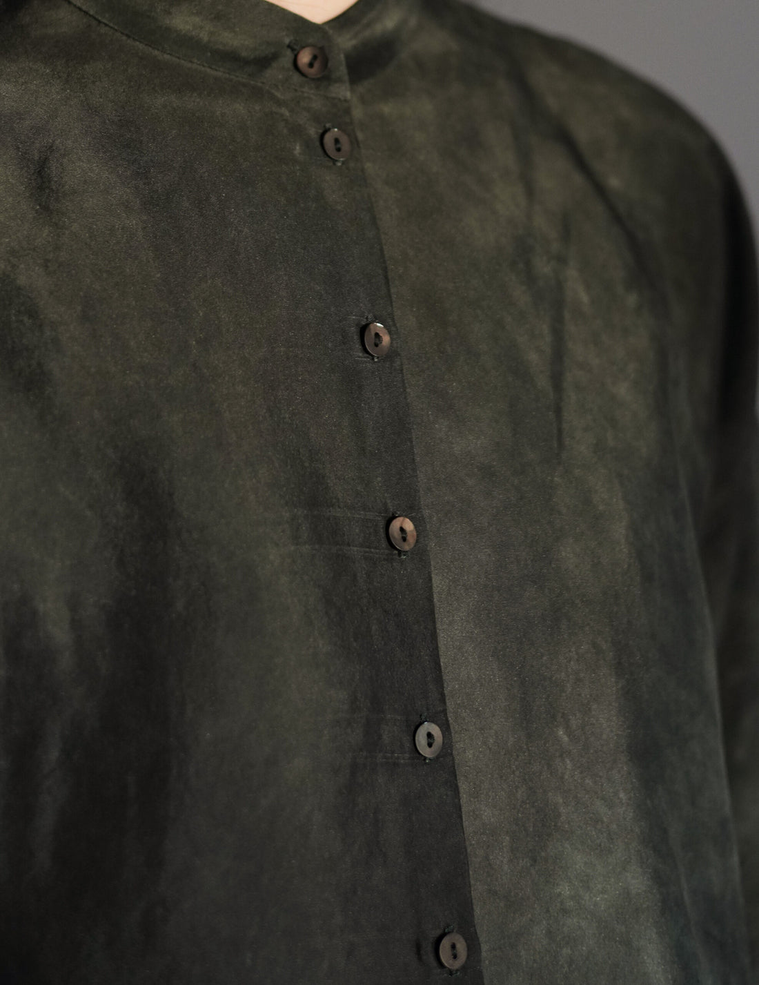 Salome 真絲襯衫・煙藍色