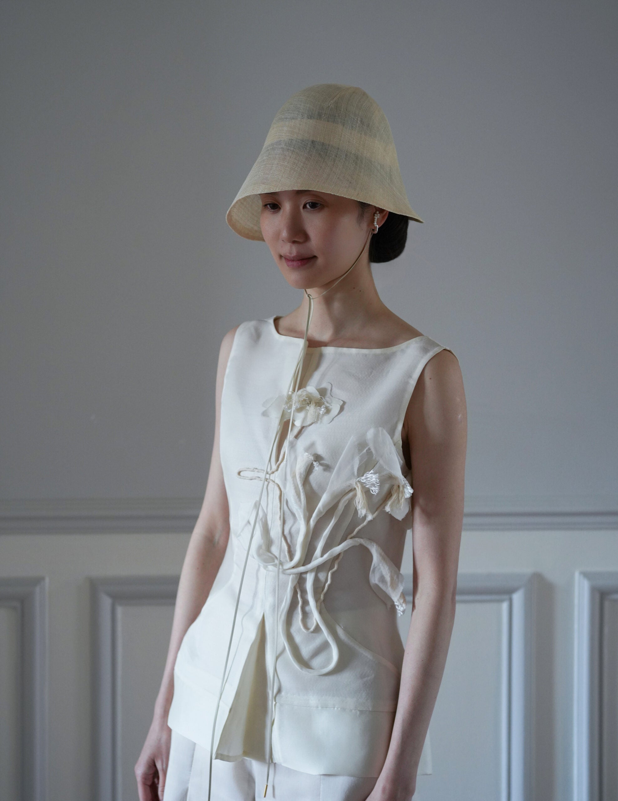 Sinamay Crochet Bell Hat・Ecru