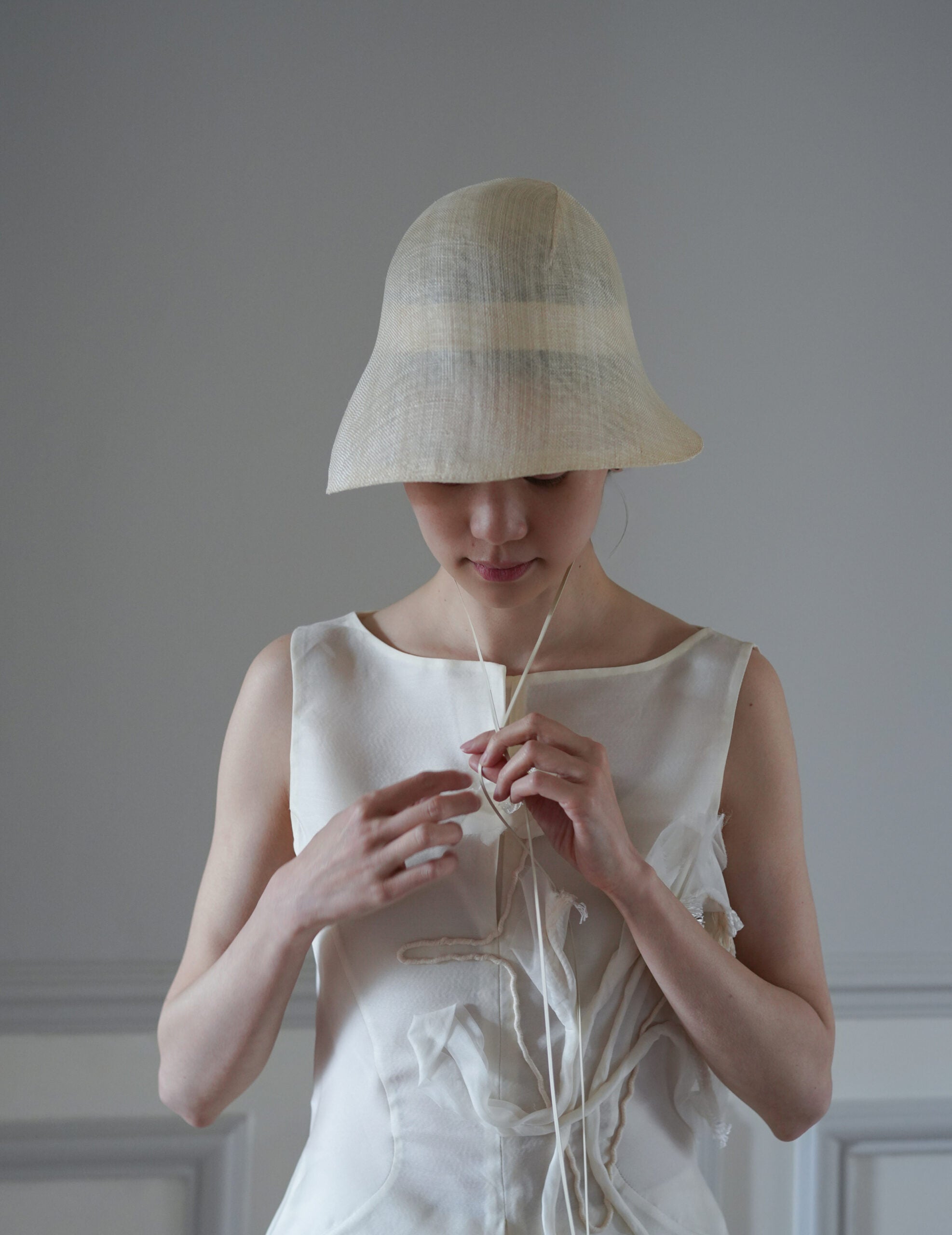 Sinamay Crochet Bell Hat・Ecru