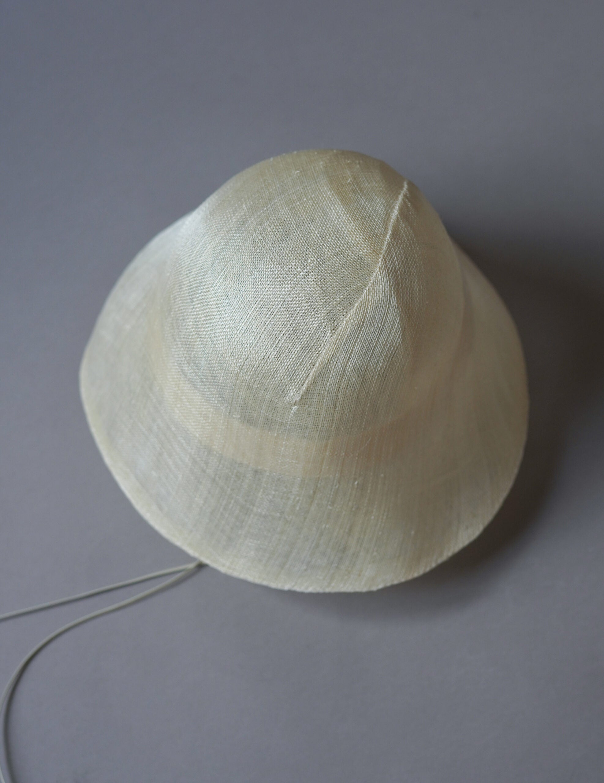 Sinamay Crochet Bell Hat・Ecru