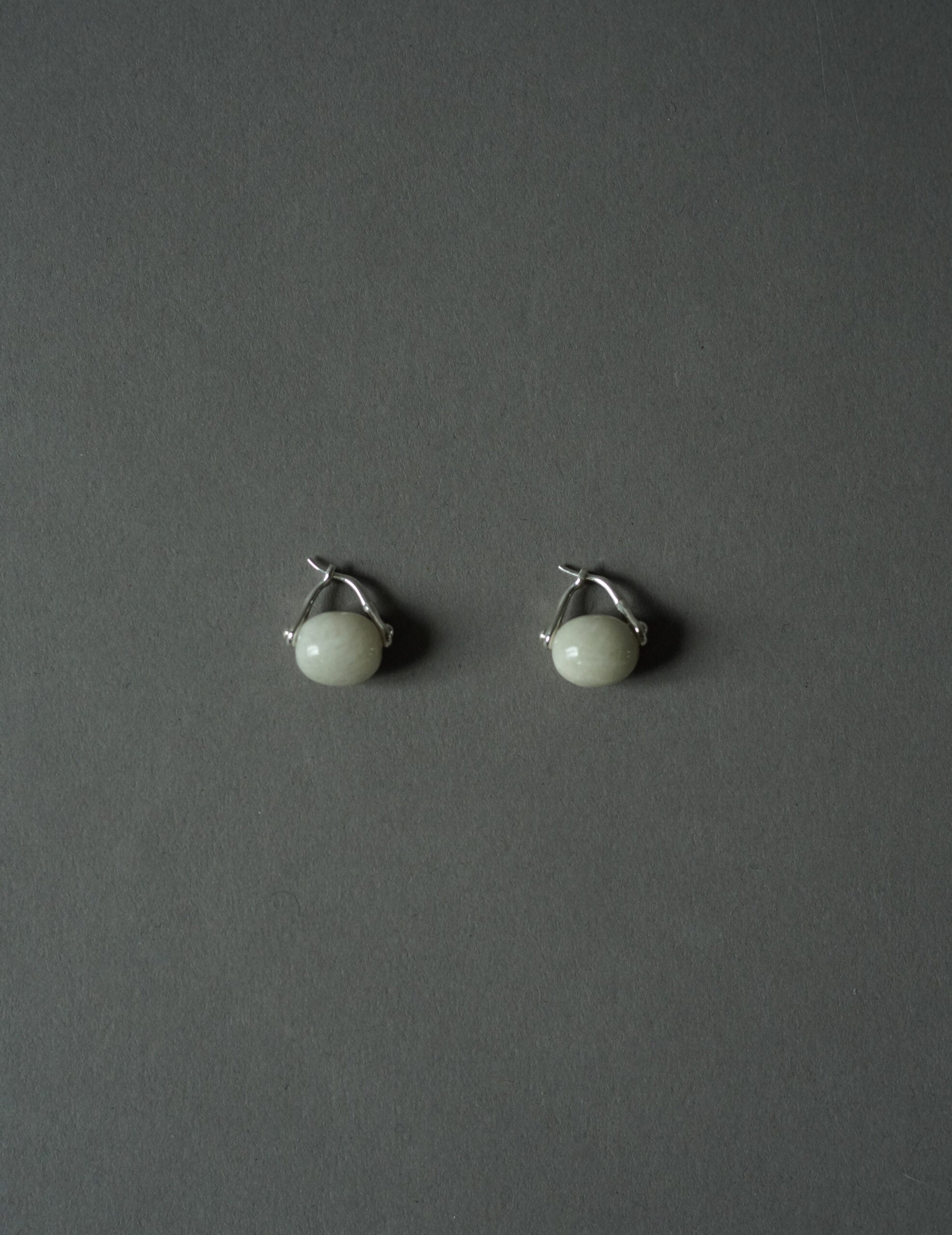 石質橢圓耳環・白長石