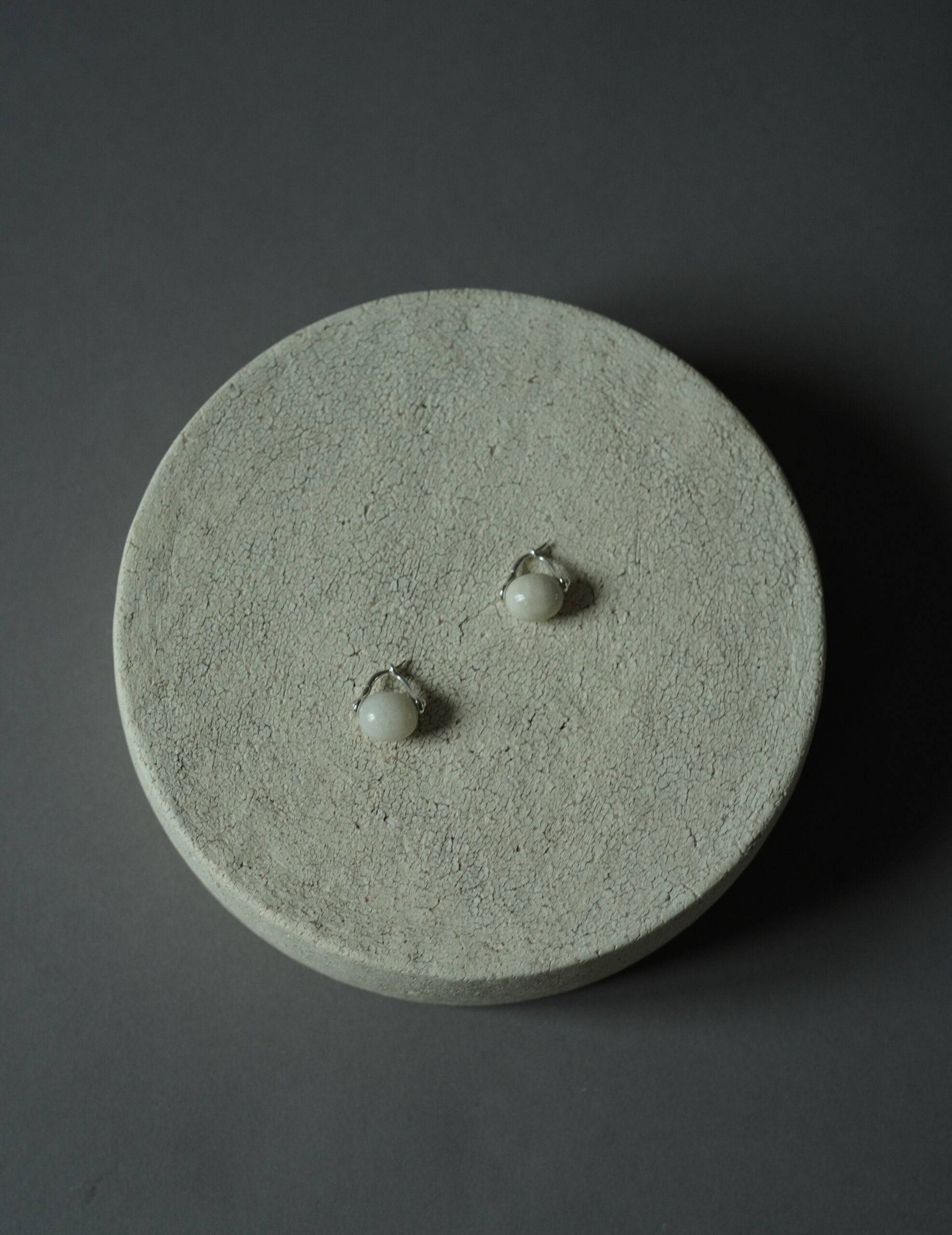 石質橢圓耳環・白長石