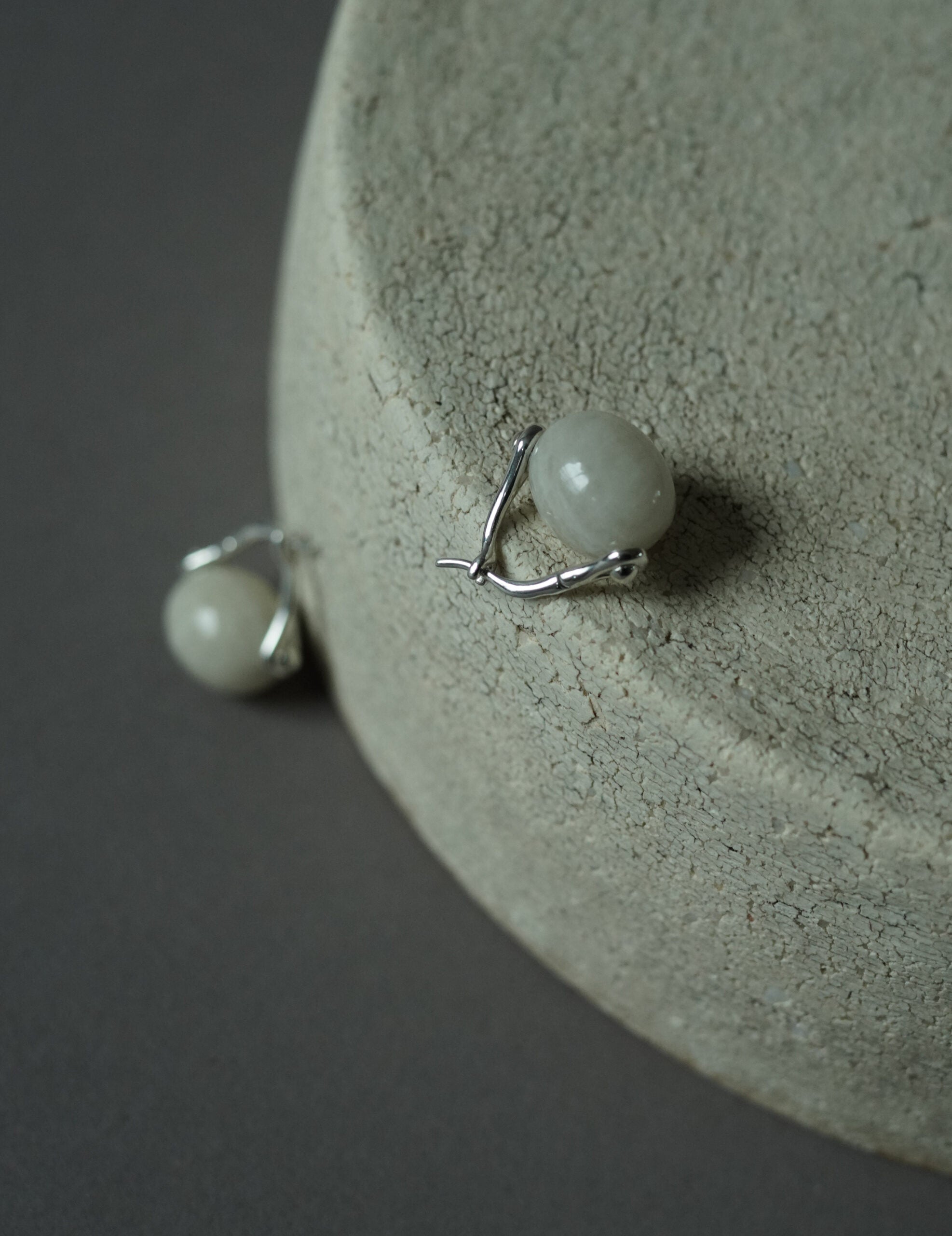 石質橢圓耳環・白長石