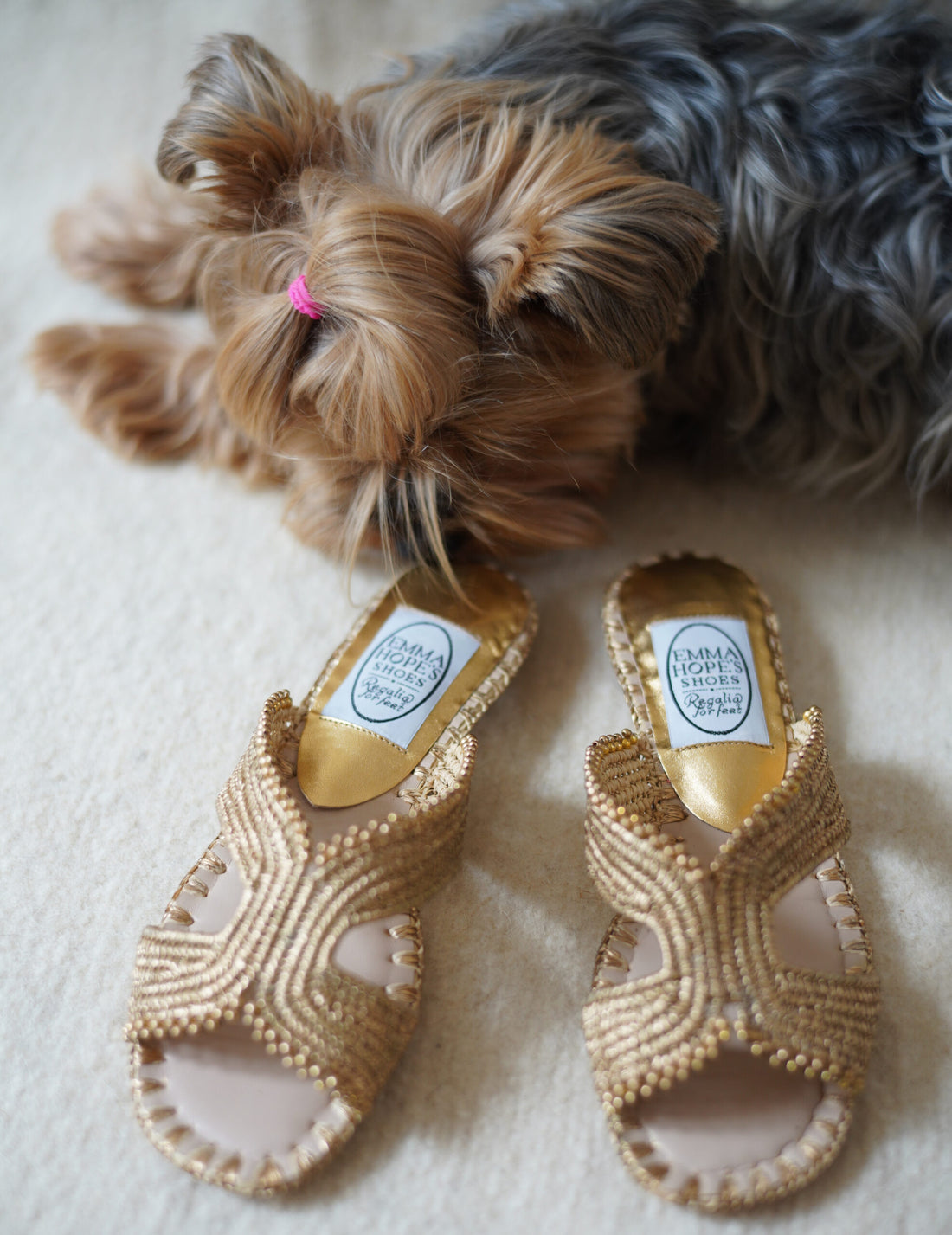 Raffia H 珠繡編織涼鞋・金色