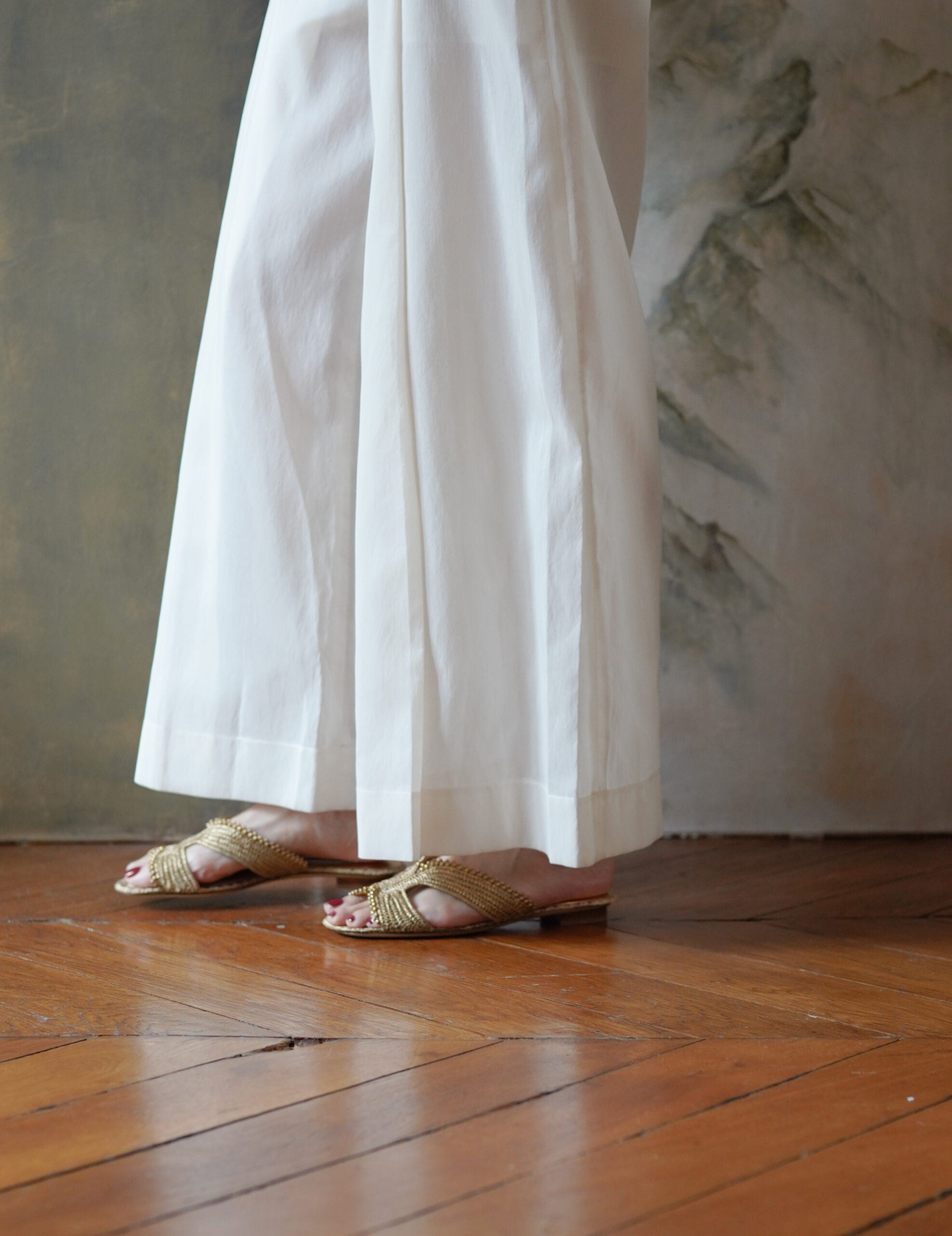 Raffia H 珠繡編織涼鞋・金色