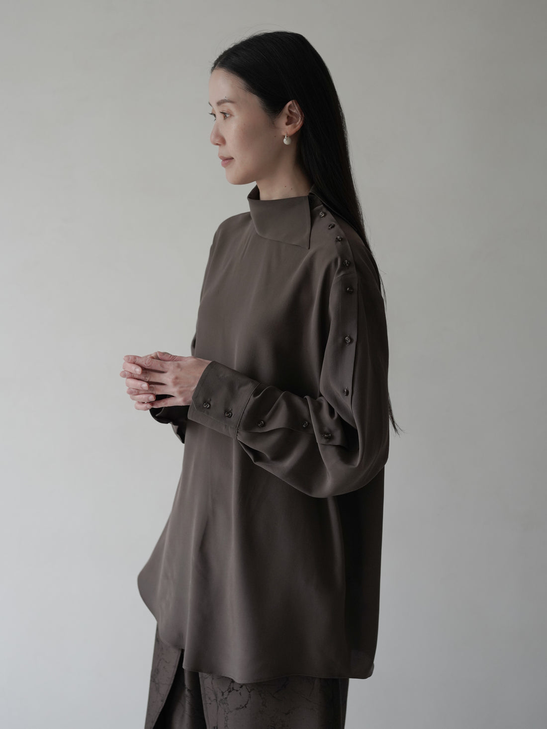 Asymmetrical Multi-Buttoned Silk Blouse・Dark Taupe