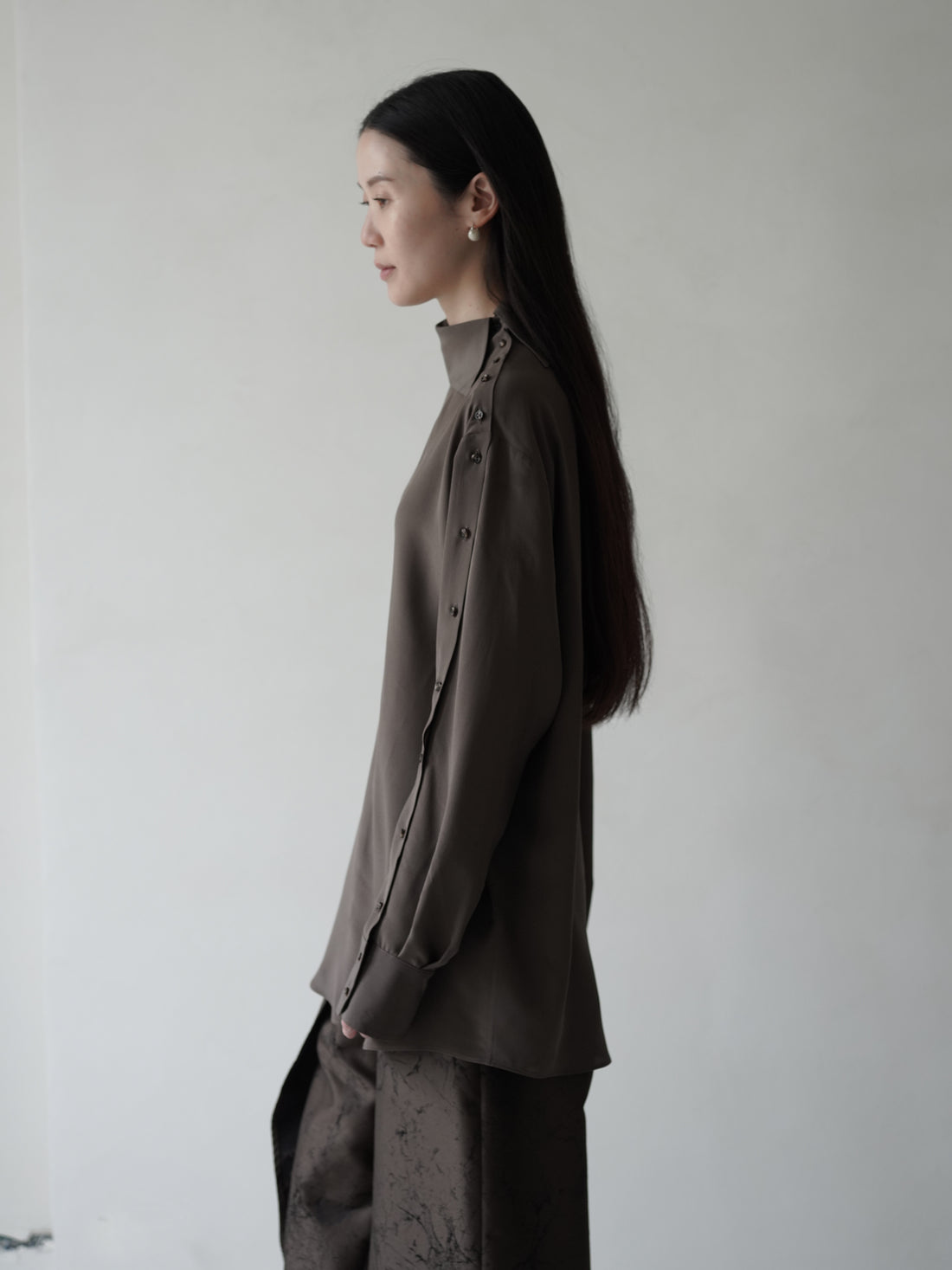 Asymmetrical Multi-Buttoned Silk Blouse・Dark Taupe