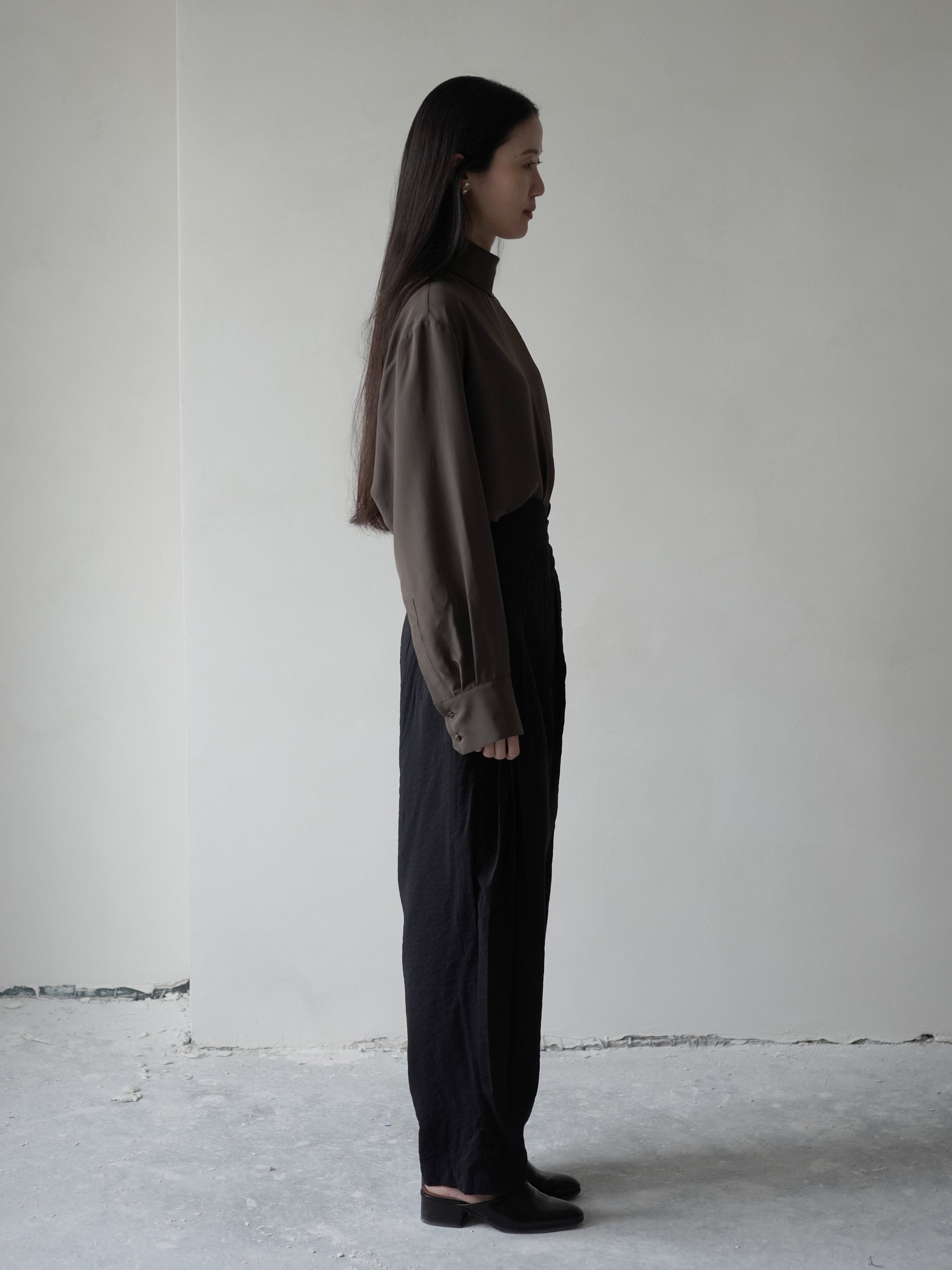 Asymmetrical Multi-Buttoned Silk Blouse・Dark Taupe