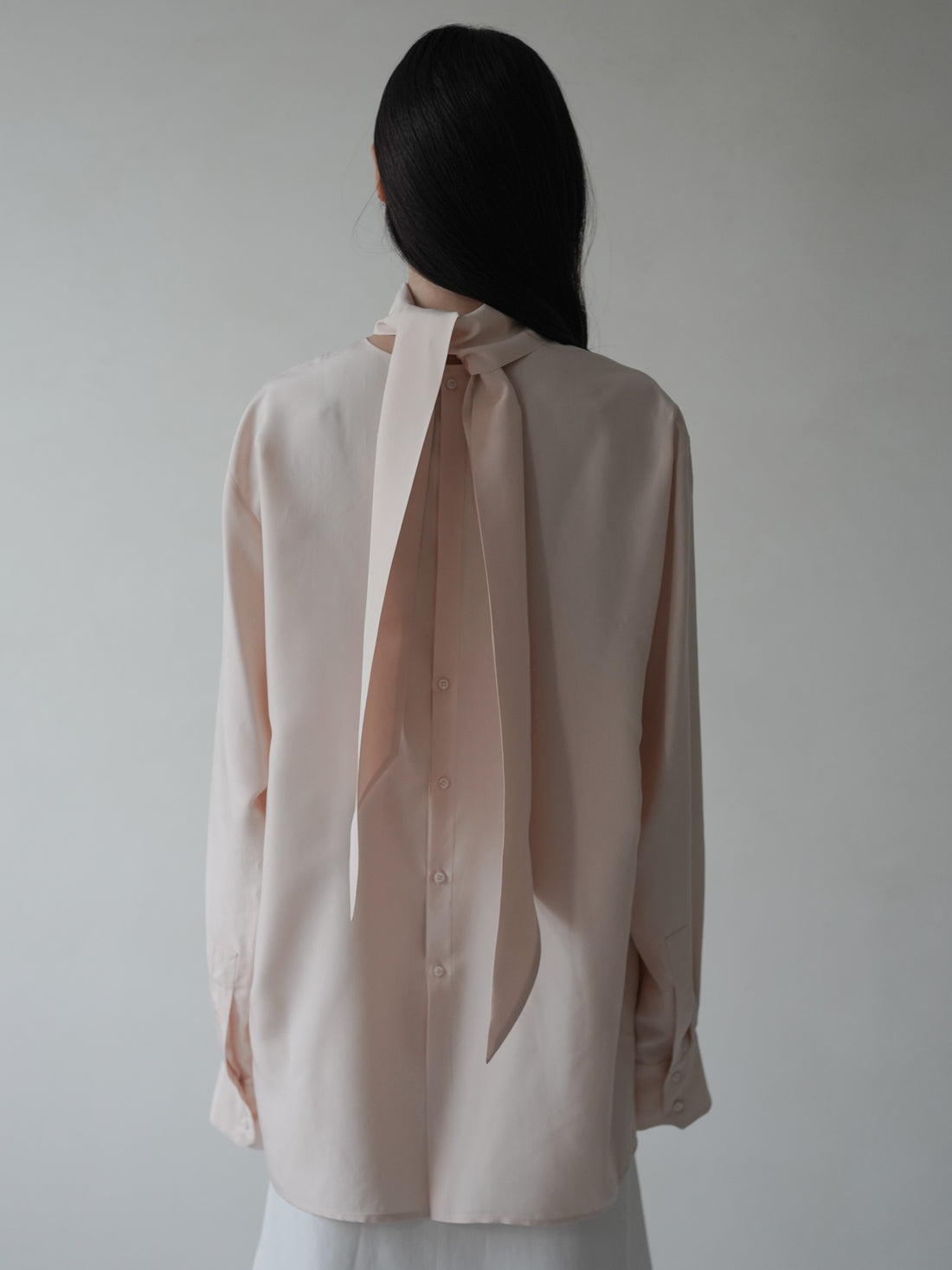 Collar Tie Back Silk Blouse・Nude