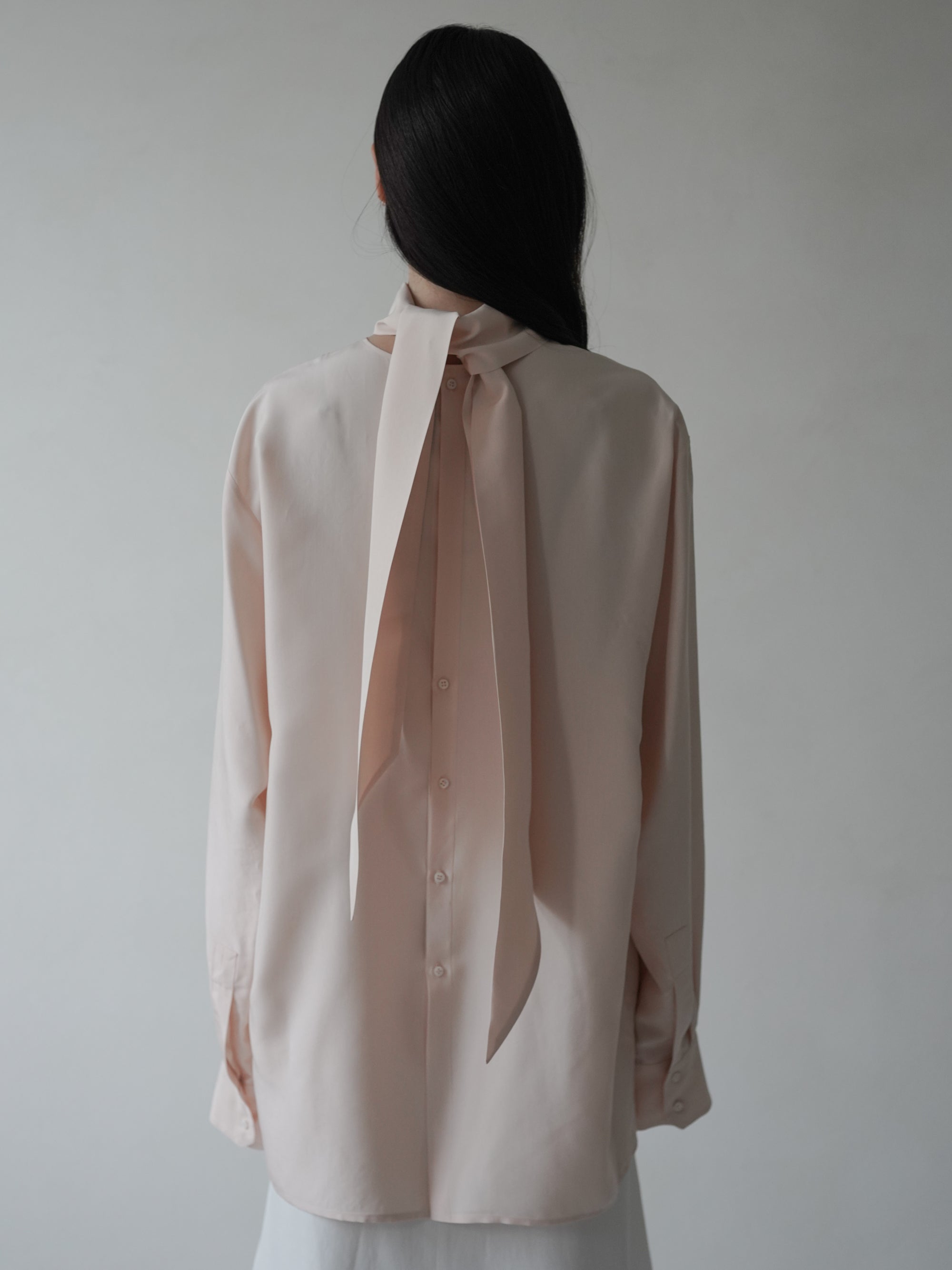 Collar Tie Back Silk Blouse・Nude