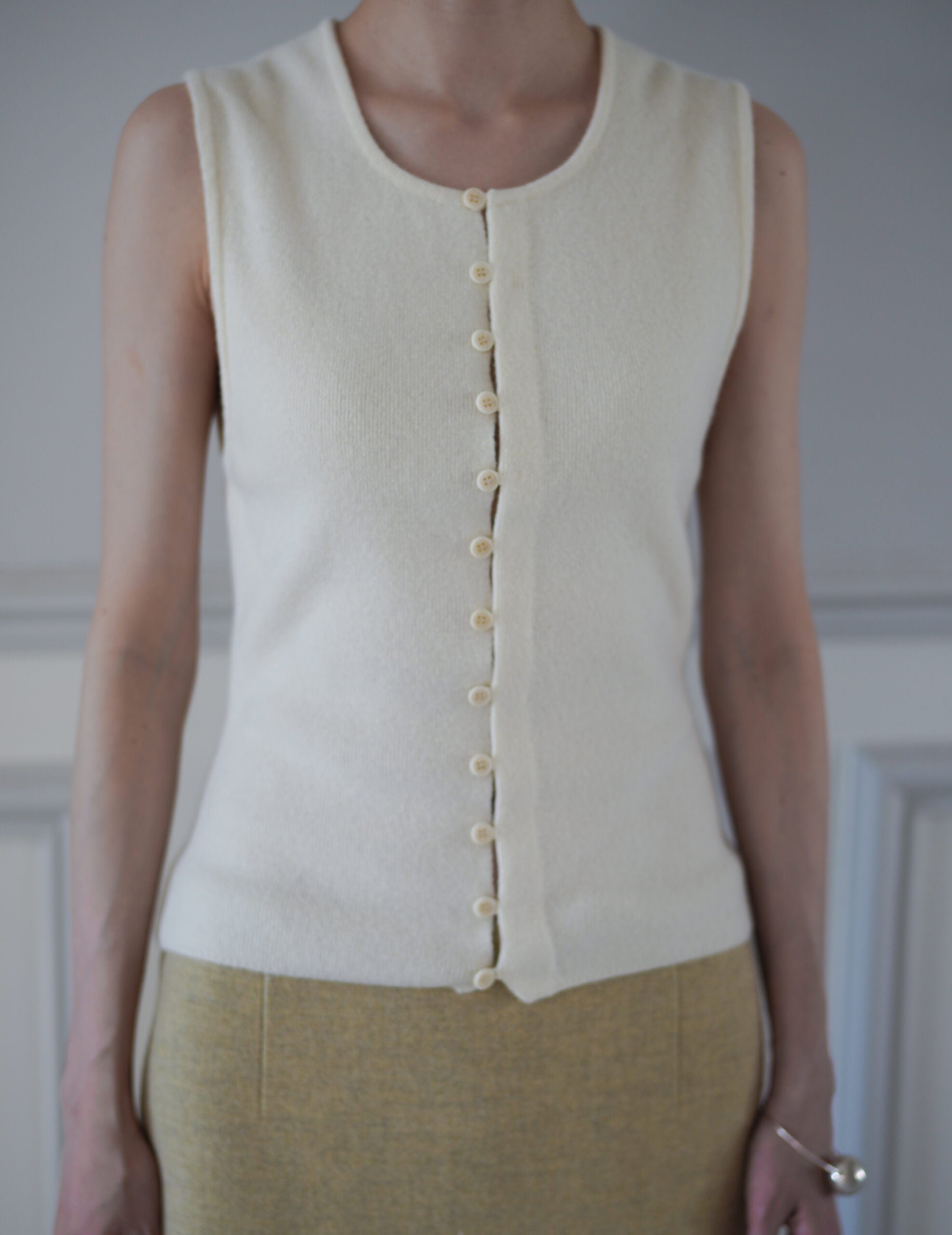 Button Down Sleeveless Knit Top・Ivory