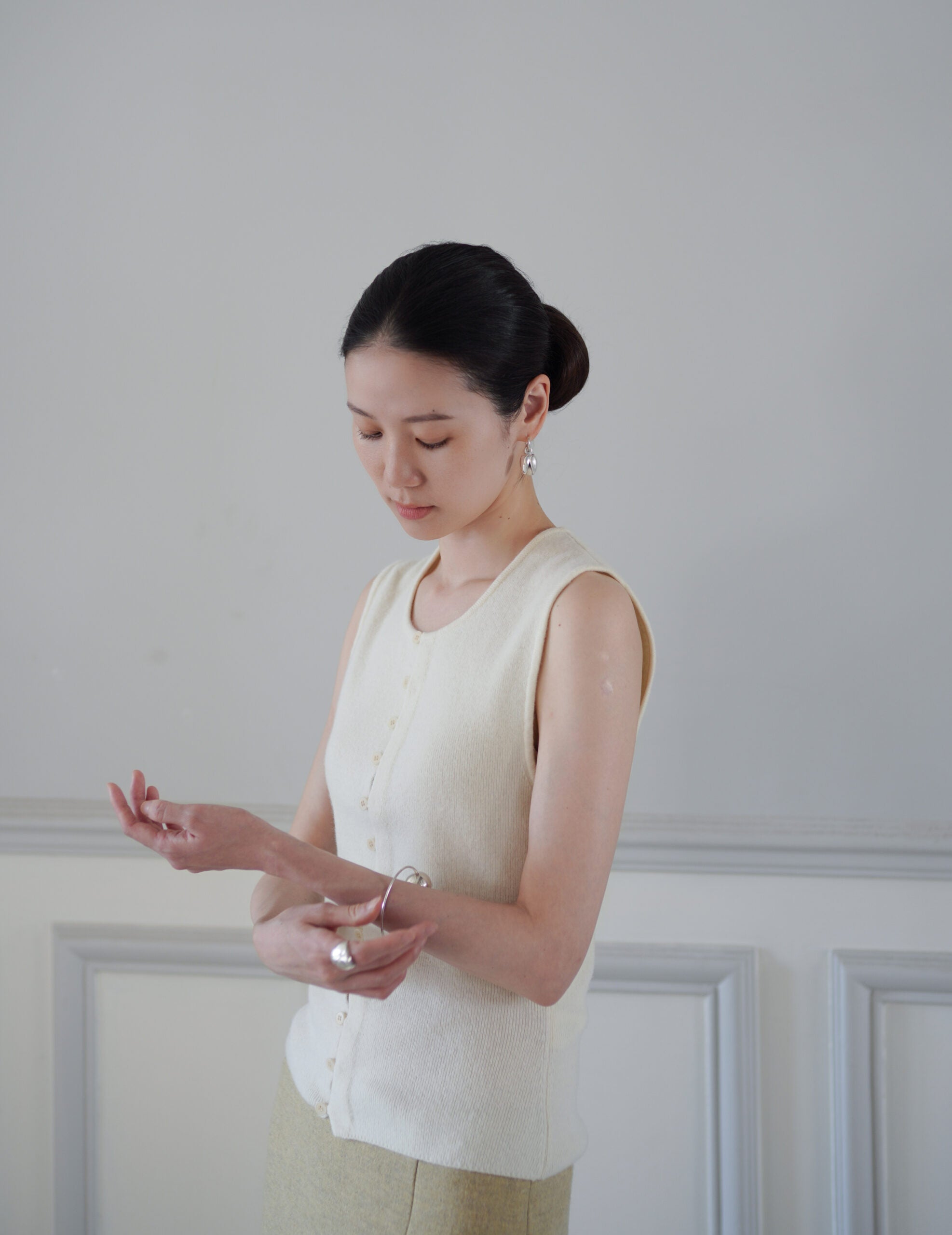 Button Down Sleeveless Knit Top・Ivory