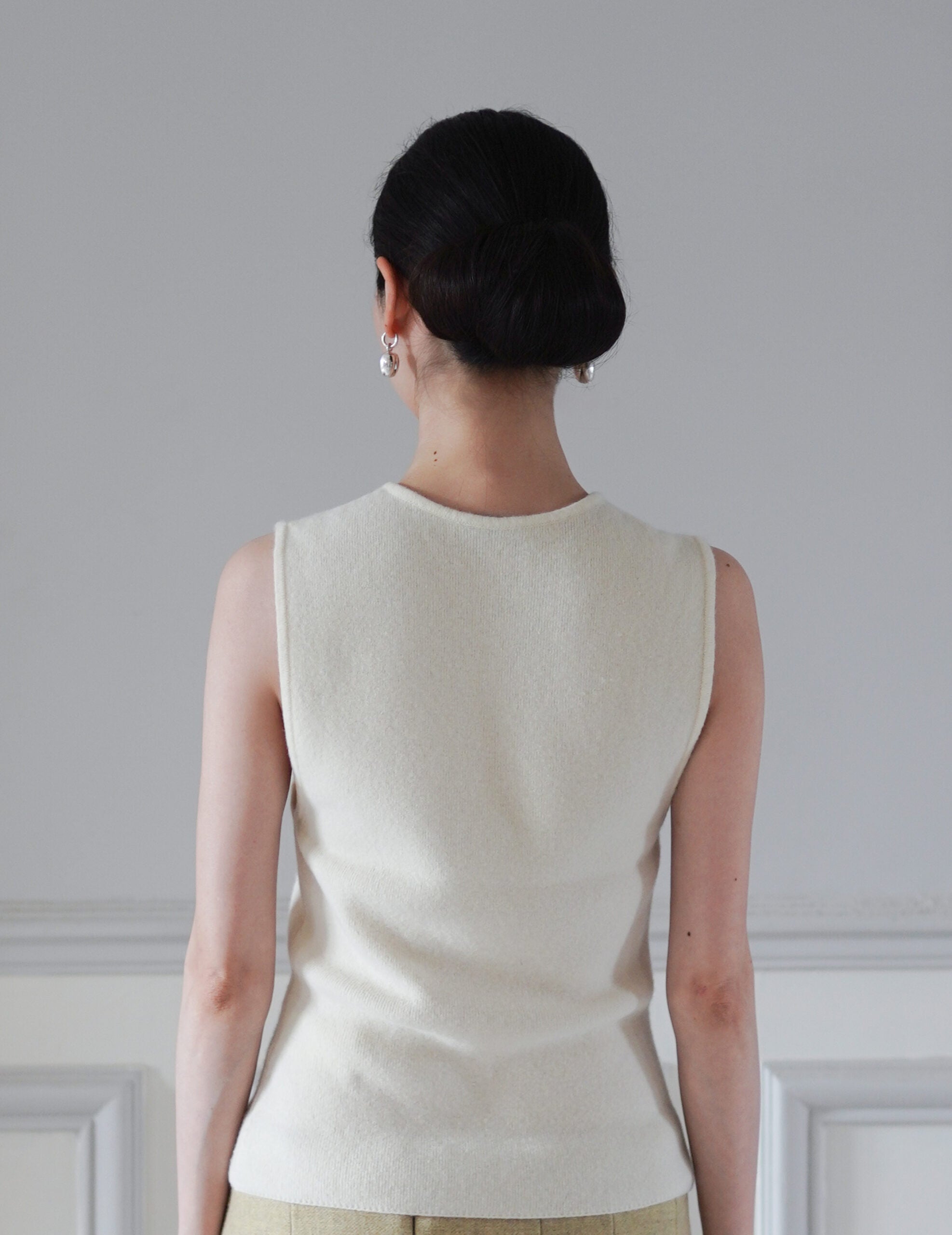 Button Down Sleeveless Knit Top・Ivory