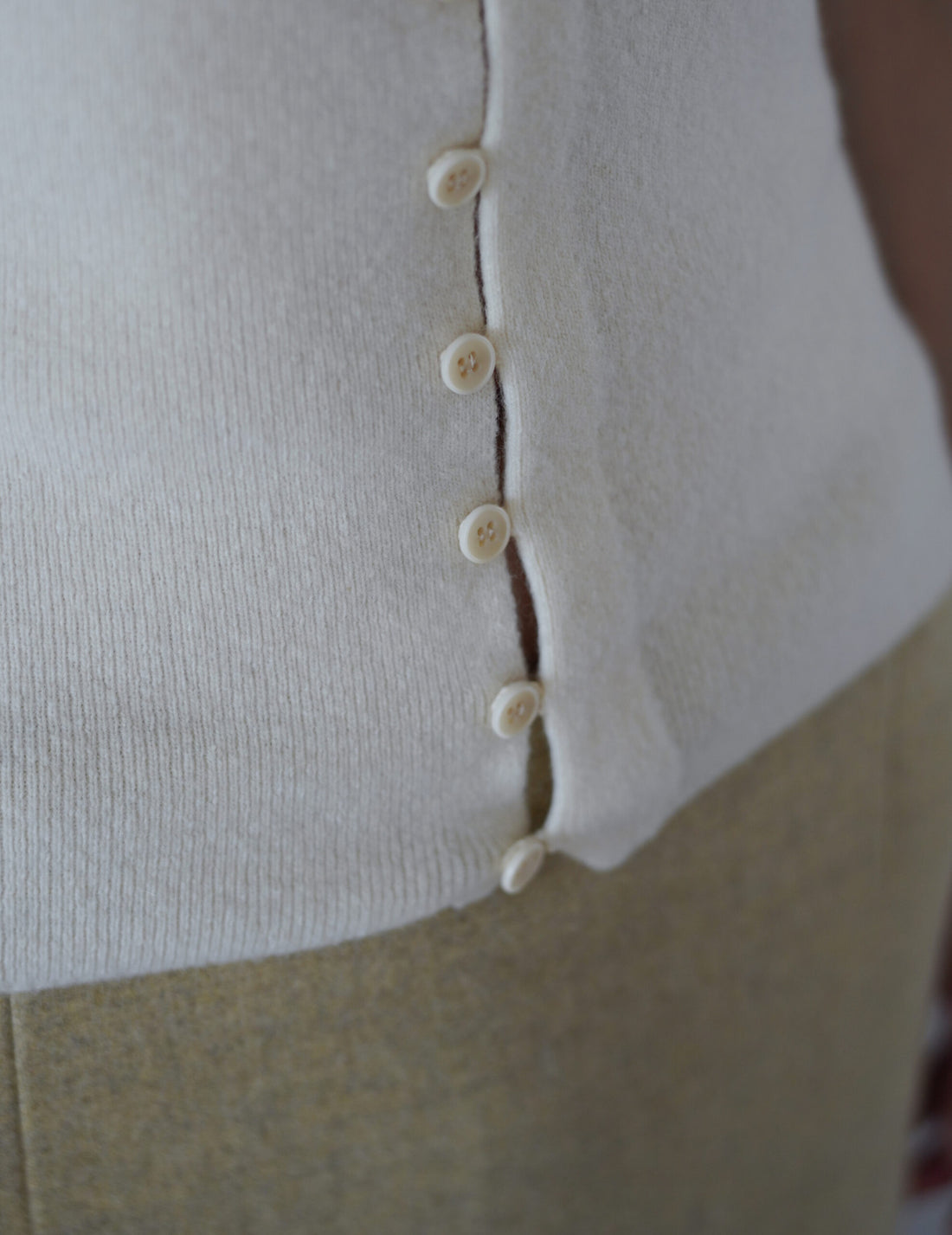 Button Down Sleeveless Knit Top・Ivory