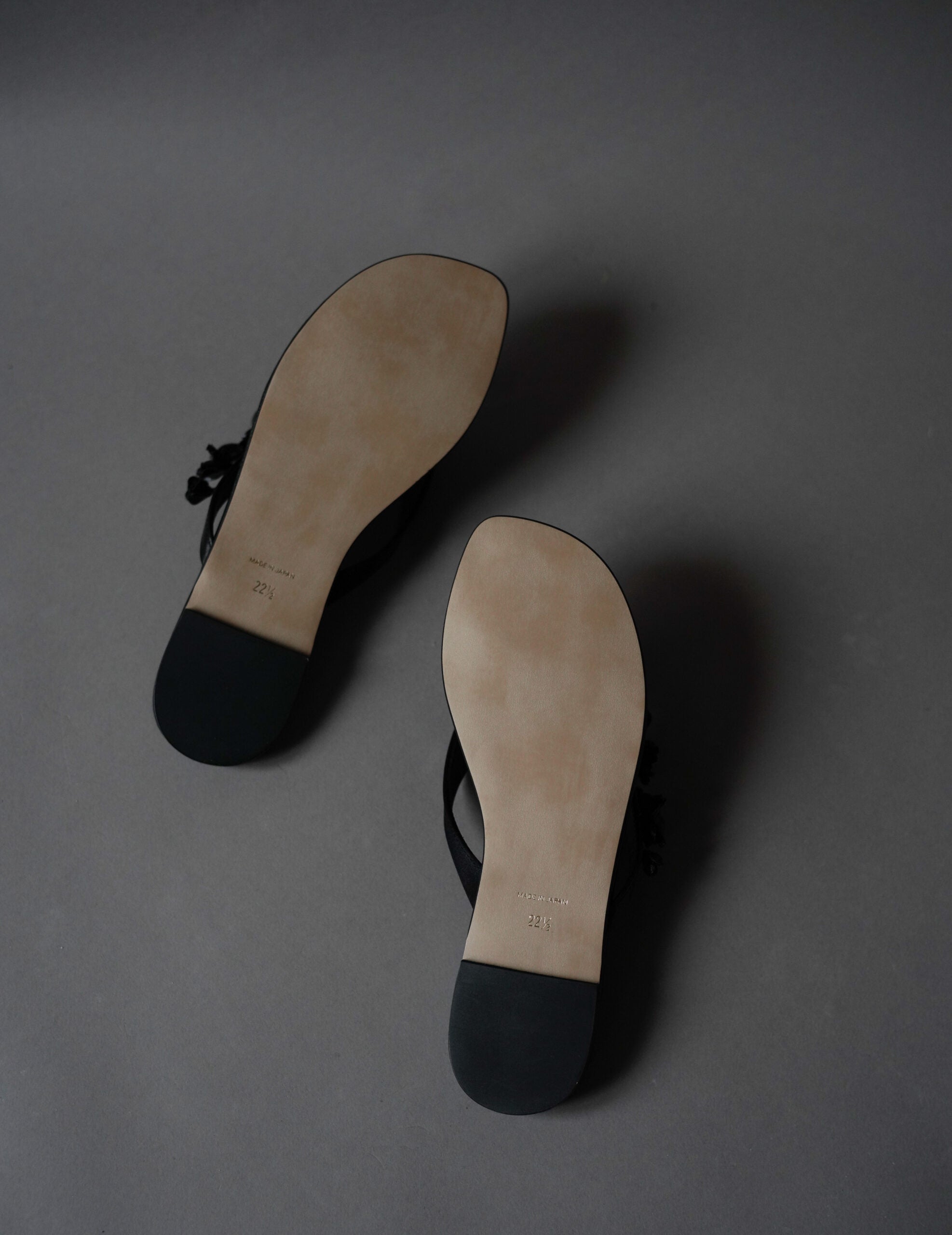 Floral Motif Sandals・Black